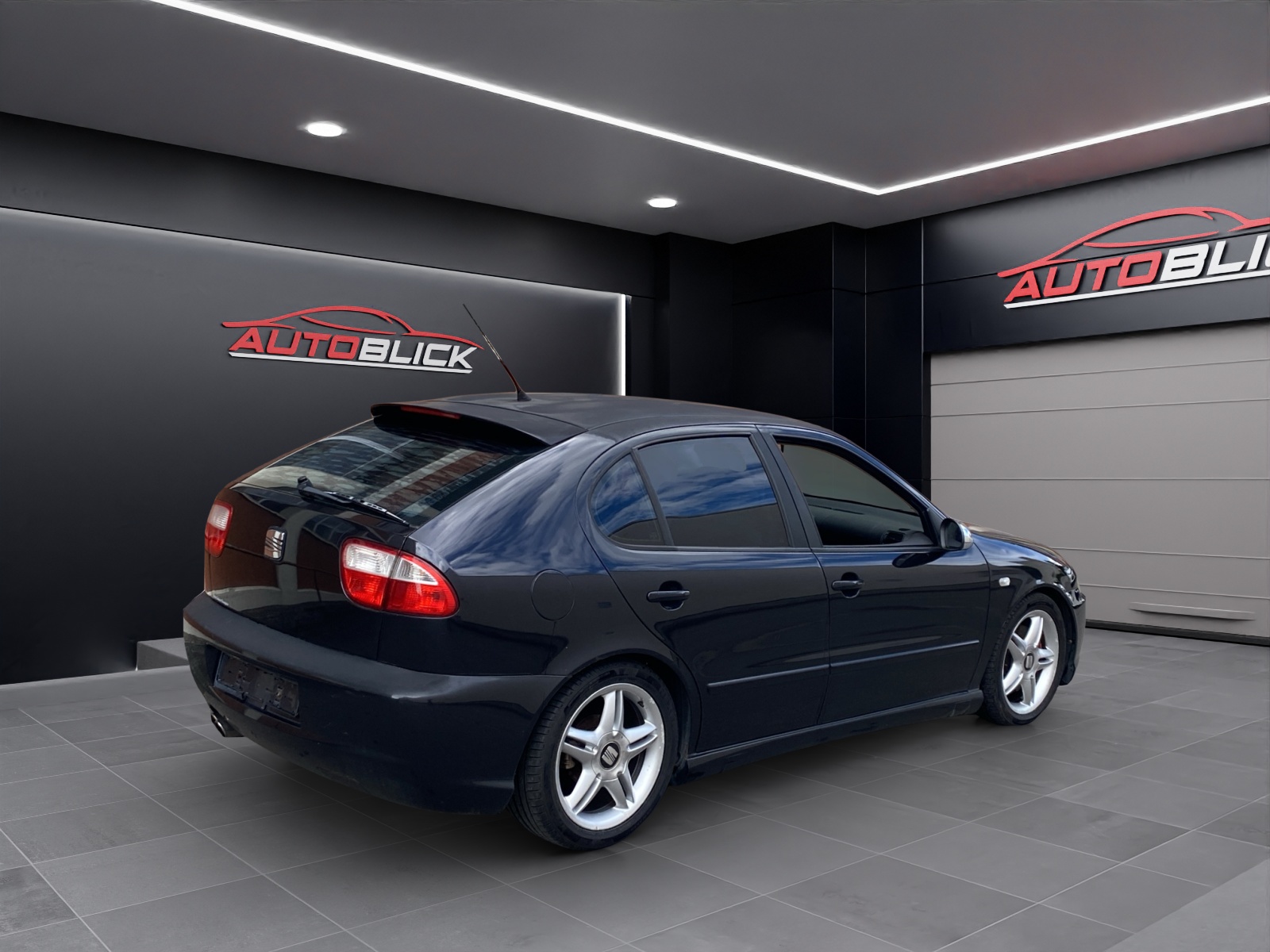 SEAT Leon 1.8 T Sport Classic-showroom-element-3