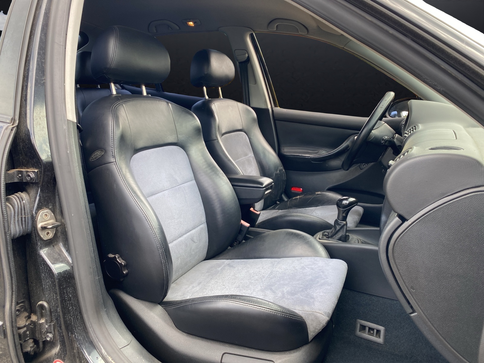 SEAT Leon 1.8 T Sport Classic-image-11