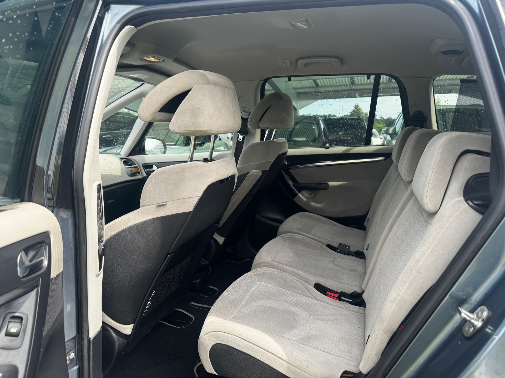 CITROEN Grand C4 Picasso 2.0 HDI Exclusive Automatic-image-10