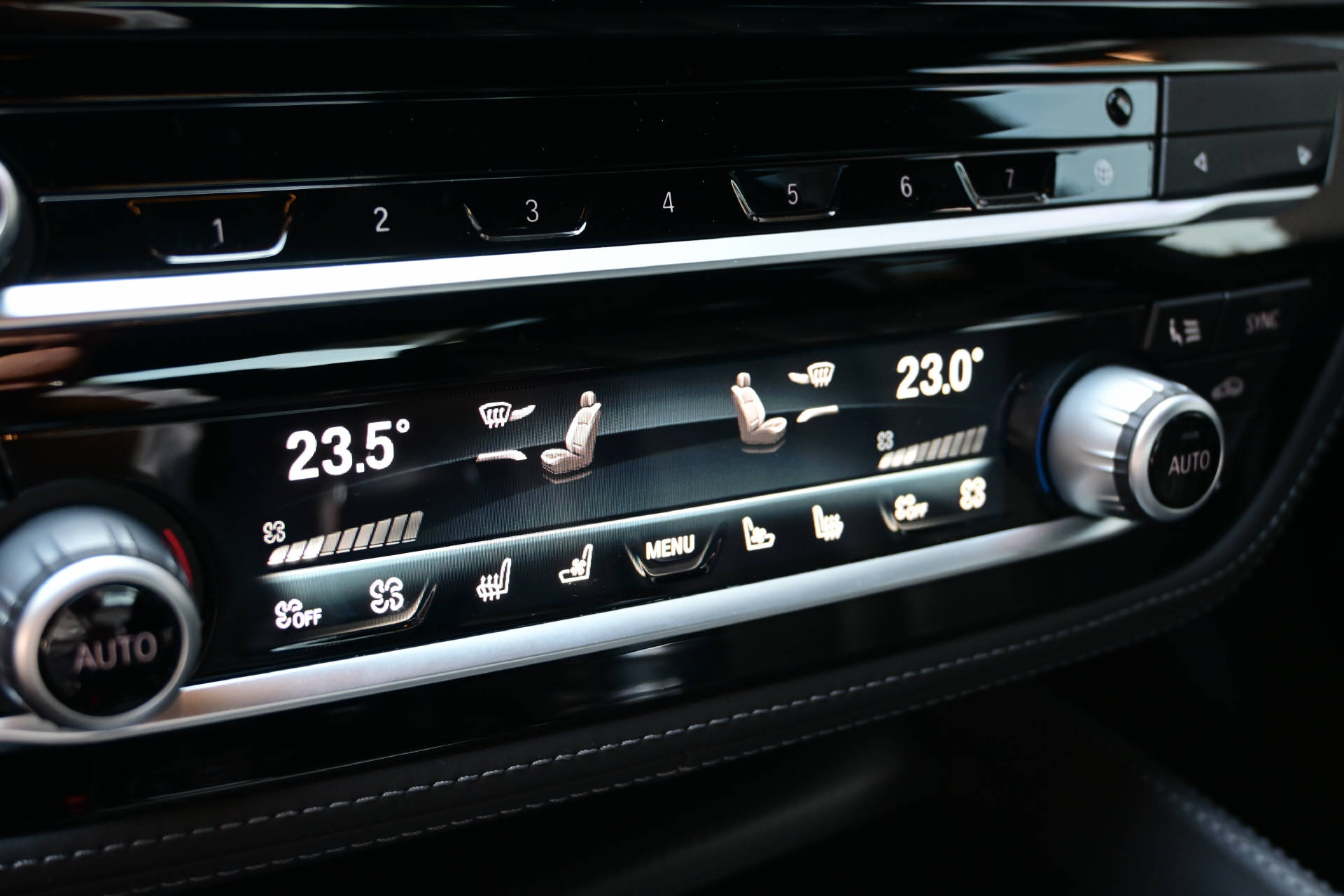 BMW M5 Competition xDrive *Carbon*CH-Auto*Harman/kardon*-image-19