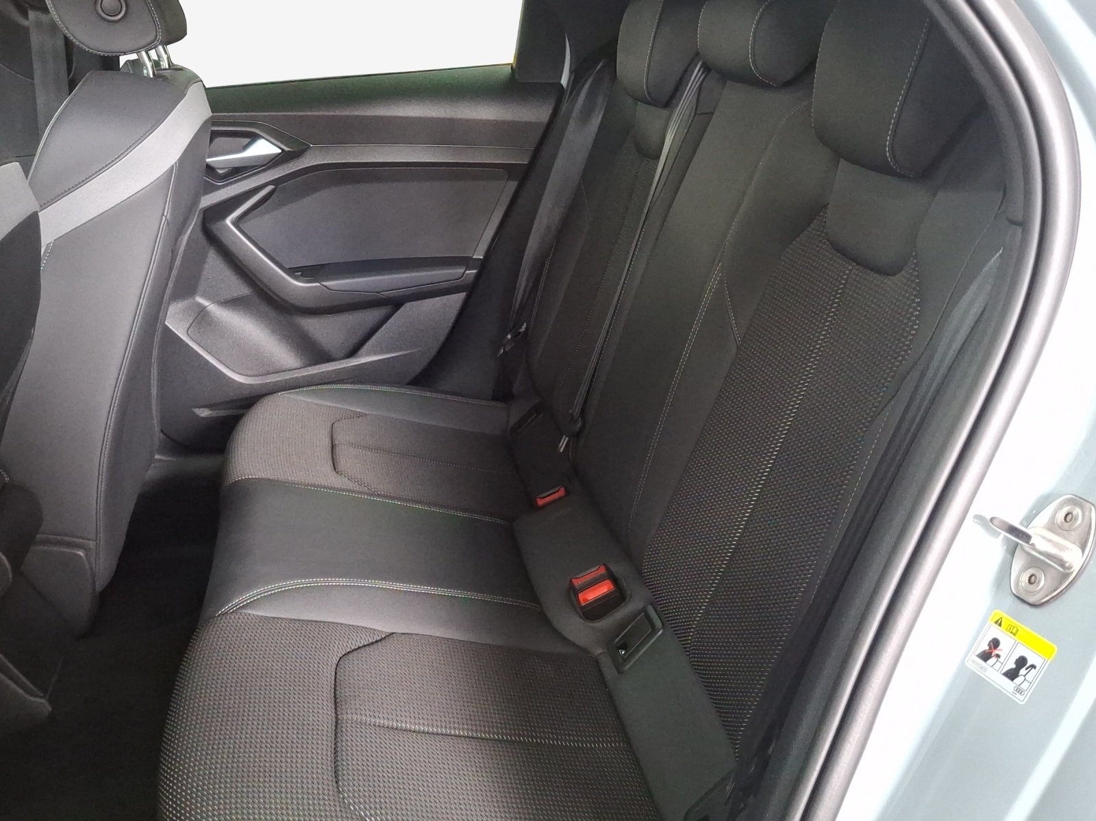 AUDI A1 Sportback 30 TFSI S Line Attraction S-tronic-image-11