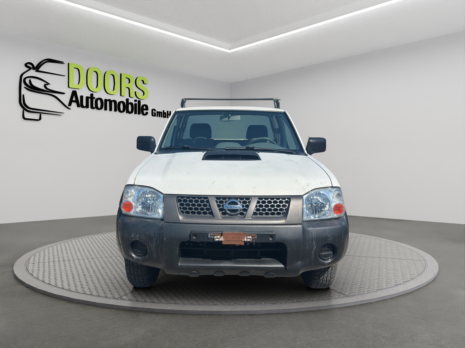NISSAN NP300 4x4 King Cab-showroom-element-1