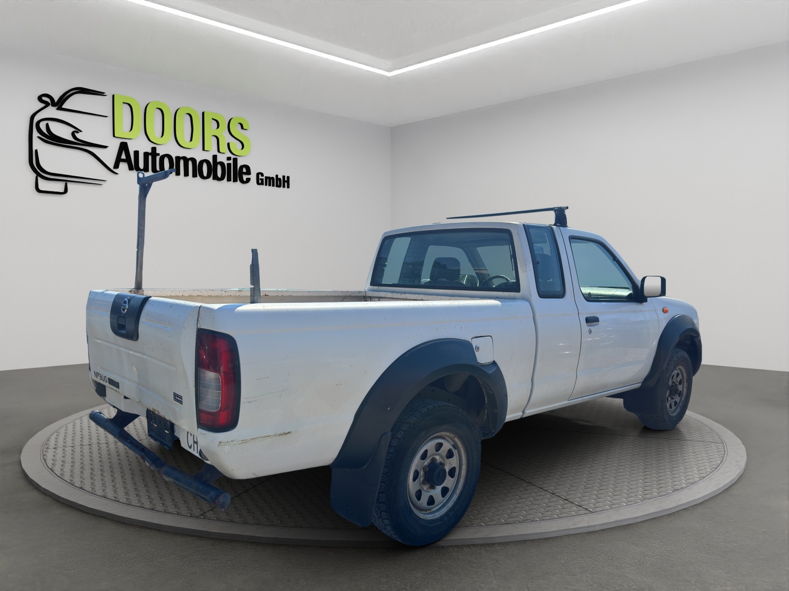 NISSAN NP300 4x4 King Cab-showroom-element-3