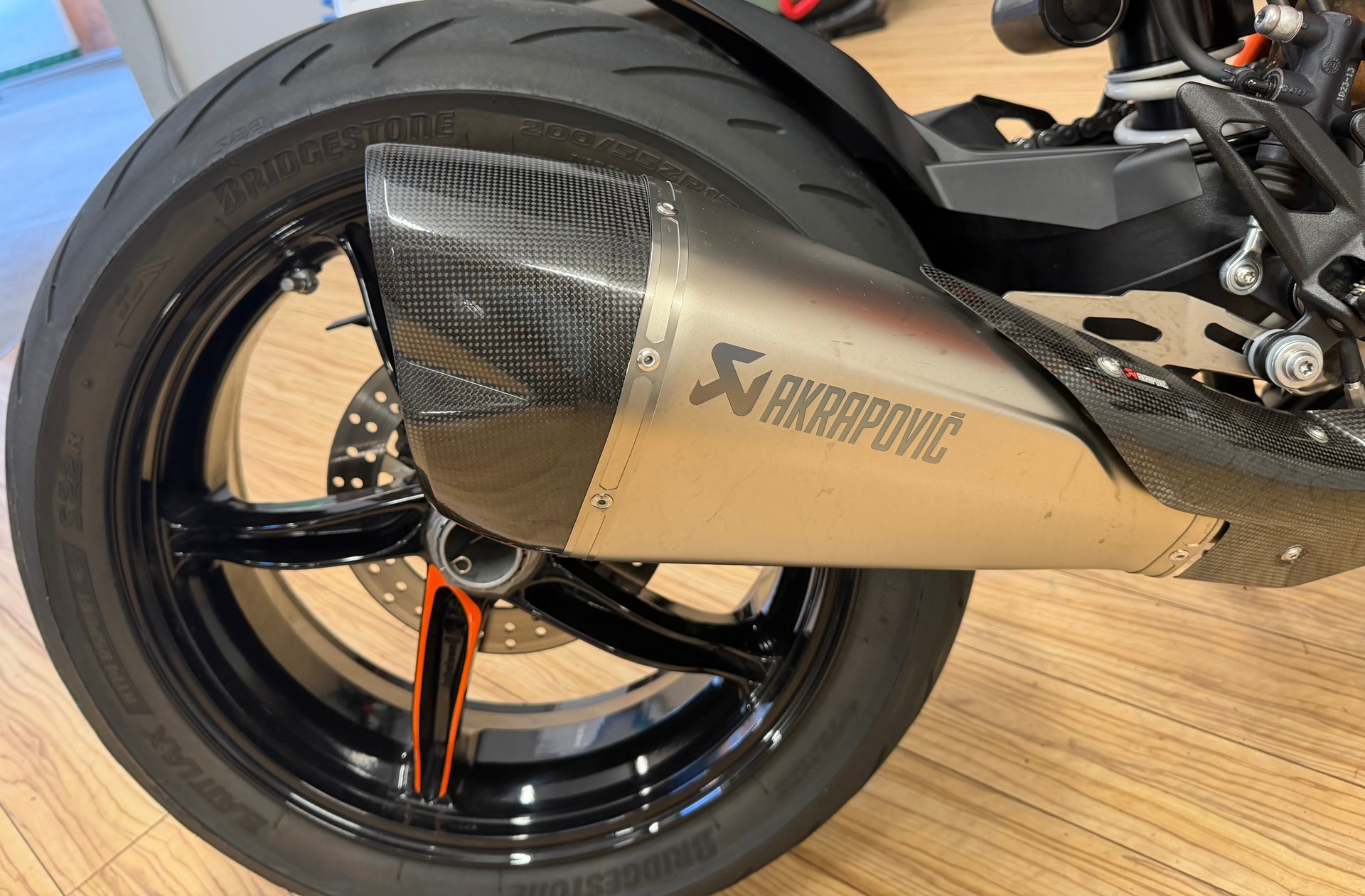KTM 1290 Super Duke R-image-8