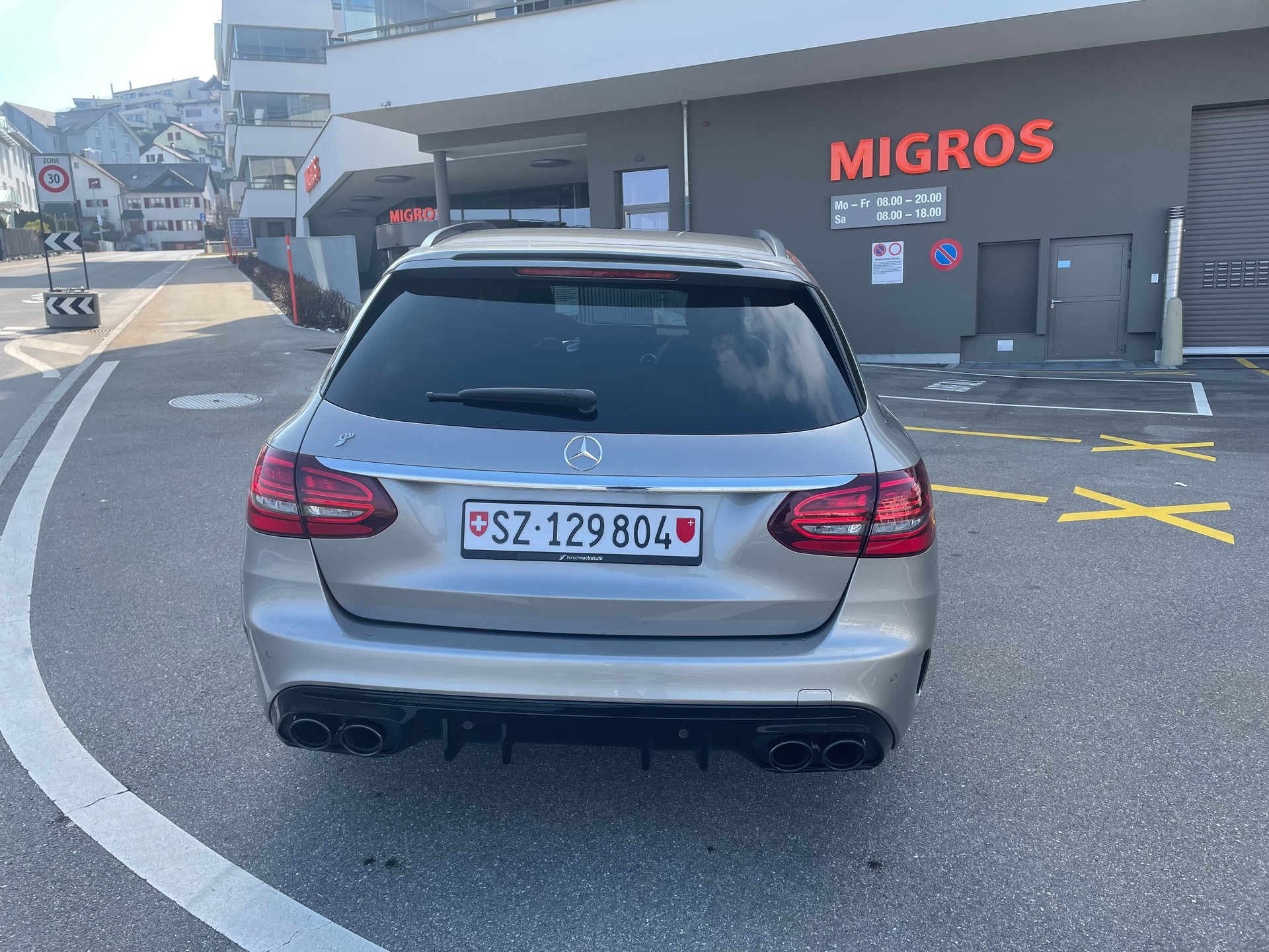 MERCEDES-BENZ C 43 AMG 4matic-image-3