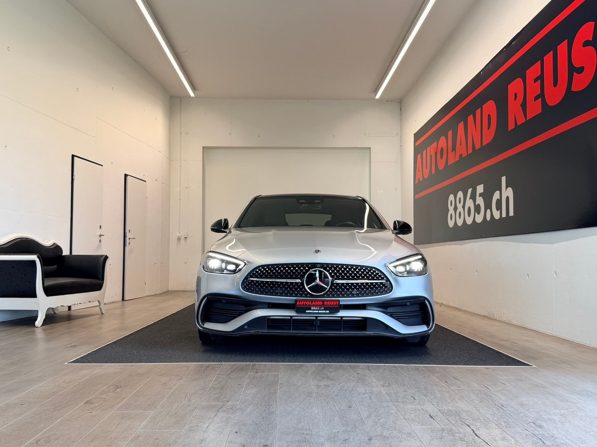 MERCEDES-BENZ C 300 4Matic AMG Line-showroom-element-1