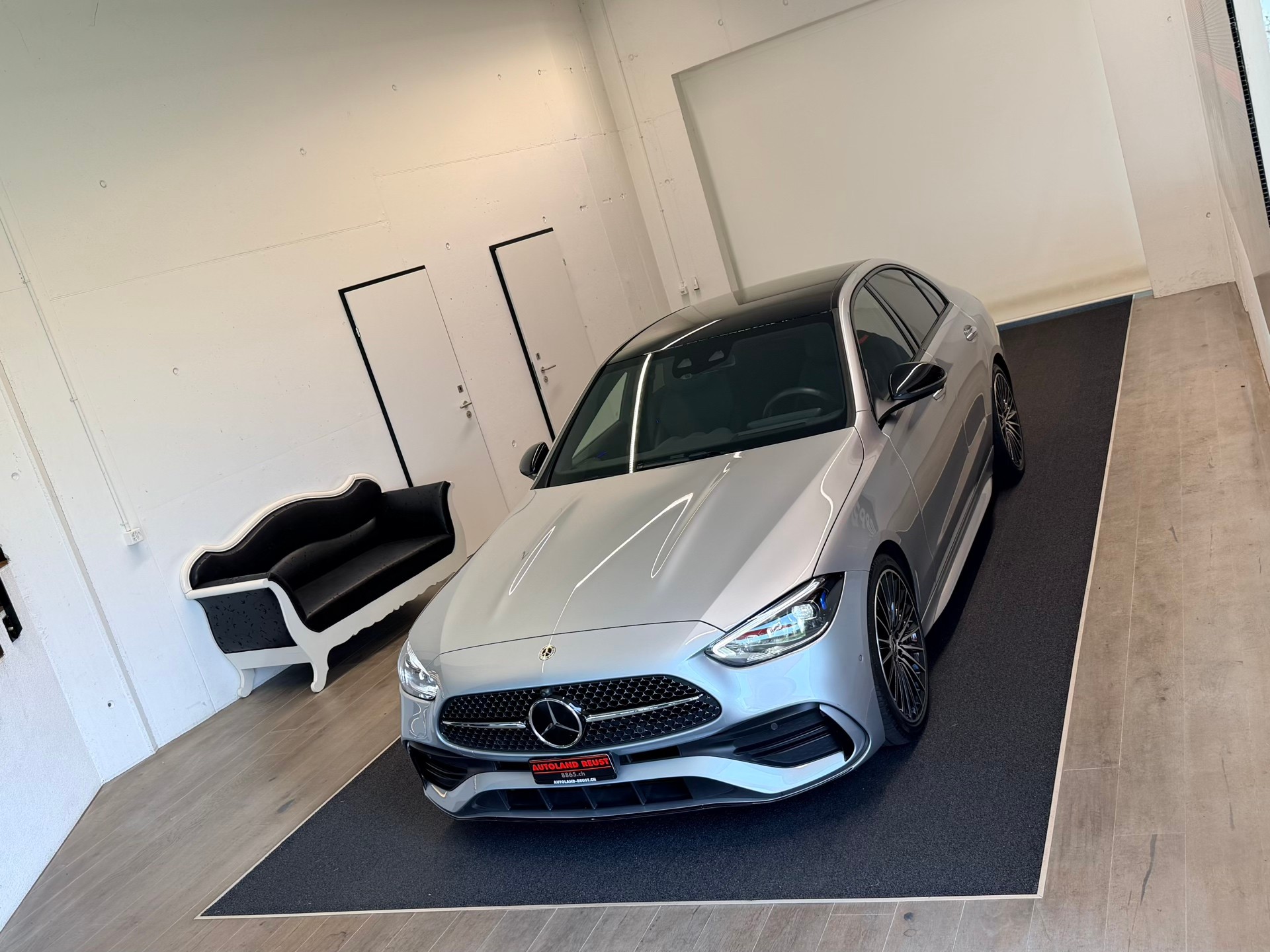 MERCEDES-BENZ C 300 4Matic AMG Line-showroom-element-3