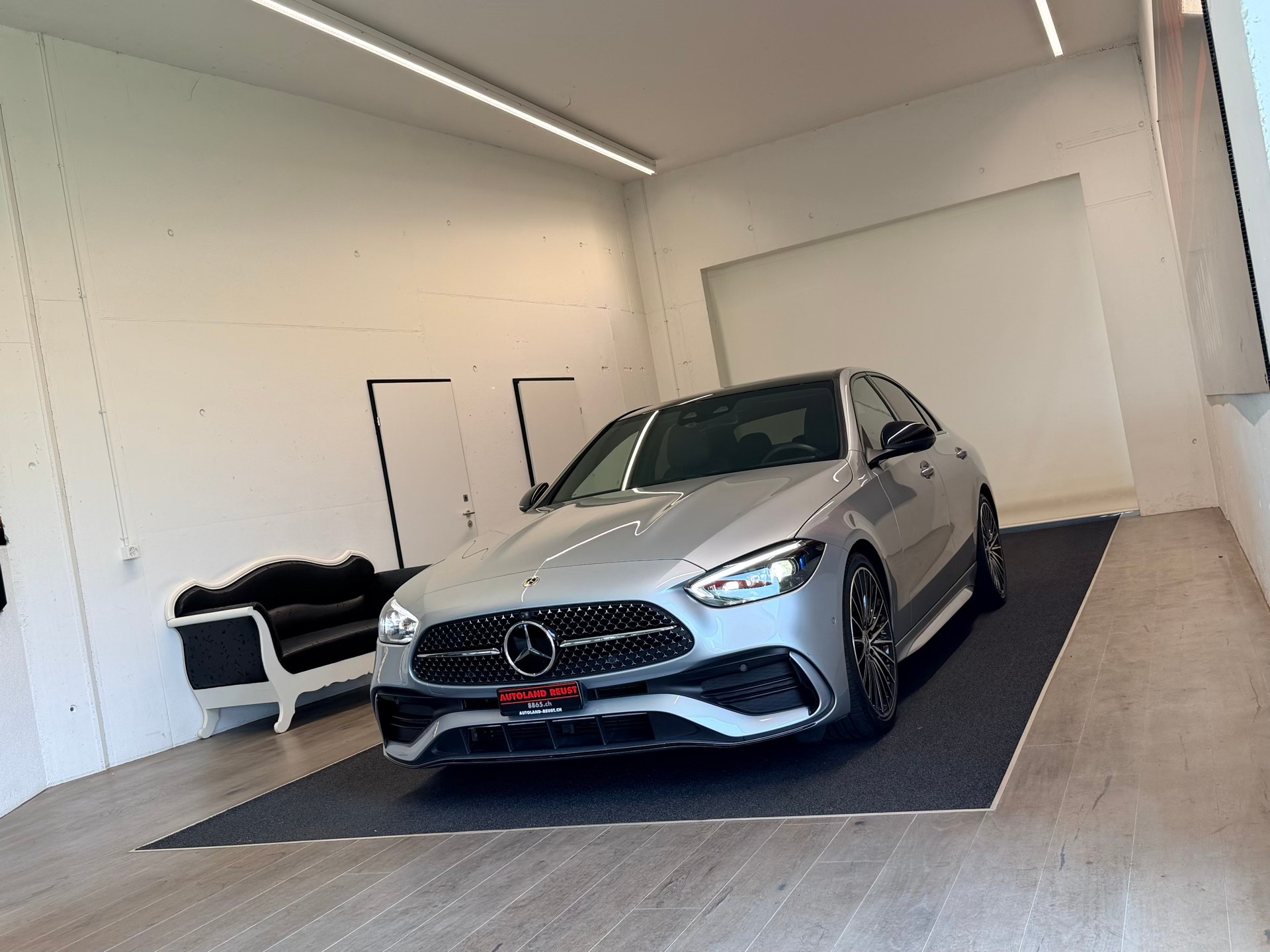 MERCEDES-BENZ C 300 4Matic AMG Line-showroom-element-2