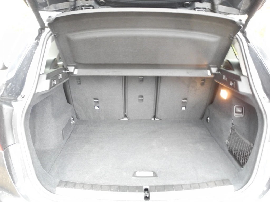 BMW 216d Active Tourer DKG ** Aus erster Hand ** Grosses DVD-Navigation ** Xenon-Led ** PDC **-image-6