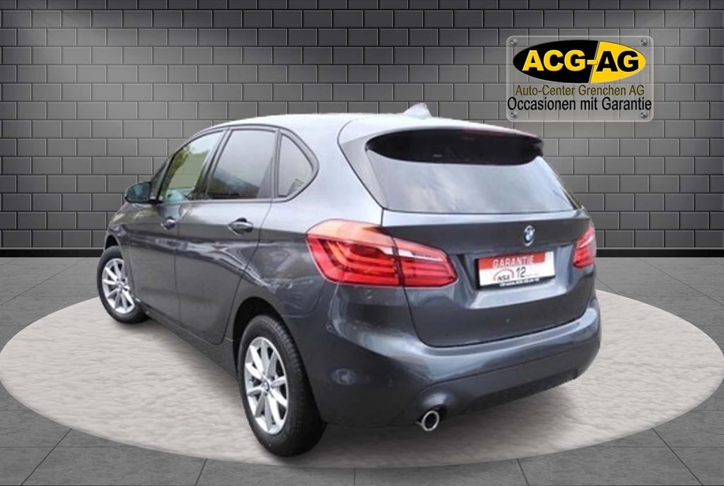BMW 216d Active Tourer DKG ** Aus erster Hand ** Grosses DVD-Navigation ** Xenon-Led ** PDC **-showroom-element-3