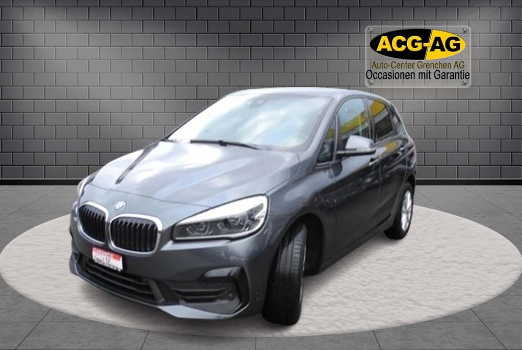 BMW 216d Active Tourer DKG ** Aus erster Hand ** Grosses DVD-Navigation ** Xenon-Led ** PDC **-showroom-element-2