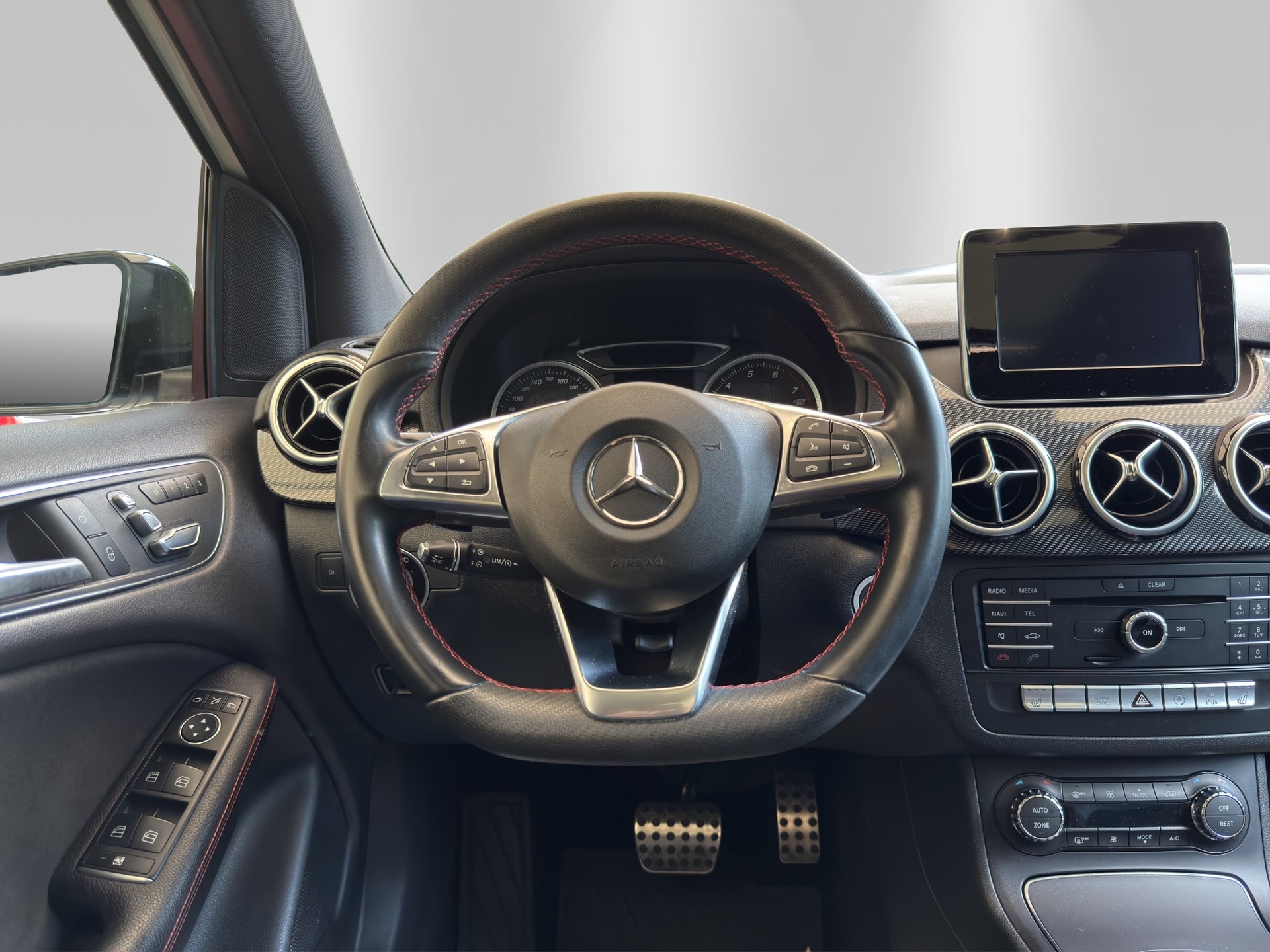 MERCEDES-BENZ B 250 AMG Line 4Matic 7G-DCT-image-10