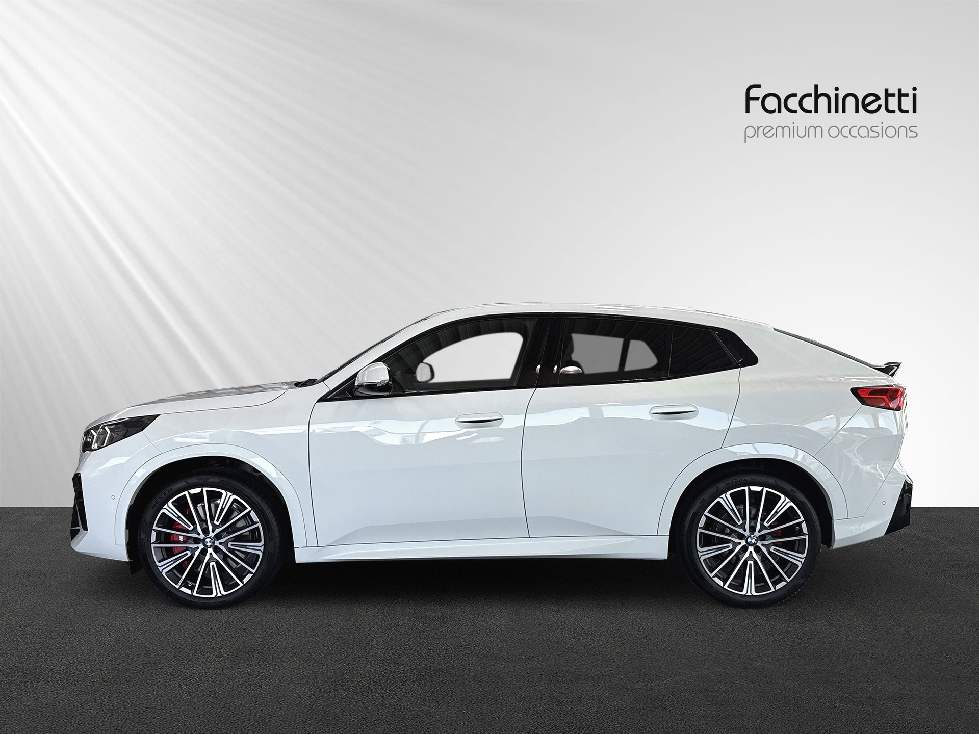 BMW iX2 xDrive 30 M Sport Pro-showroom-element-1