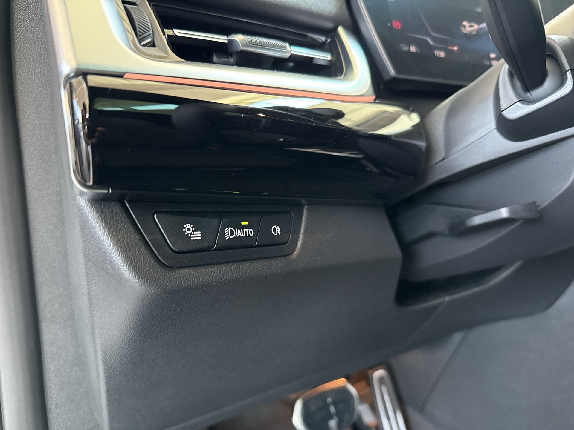 BMW iX2 xDrive 30 M Sport Pro-image-19