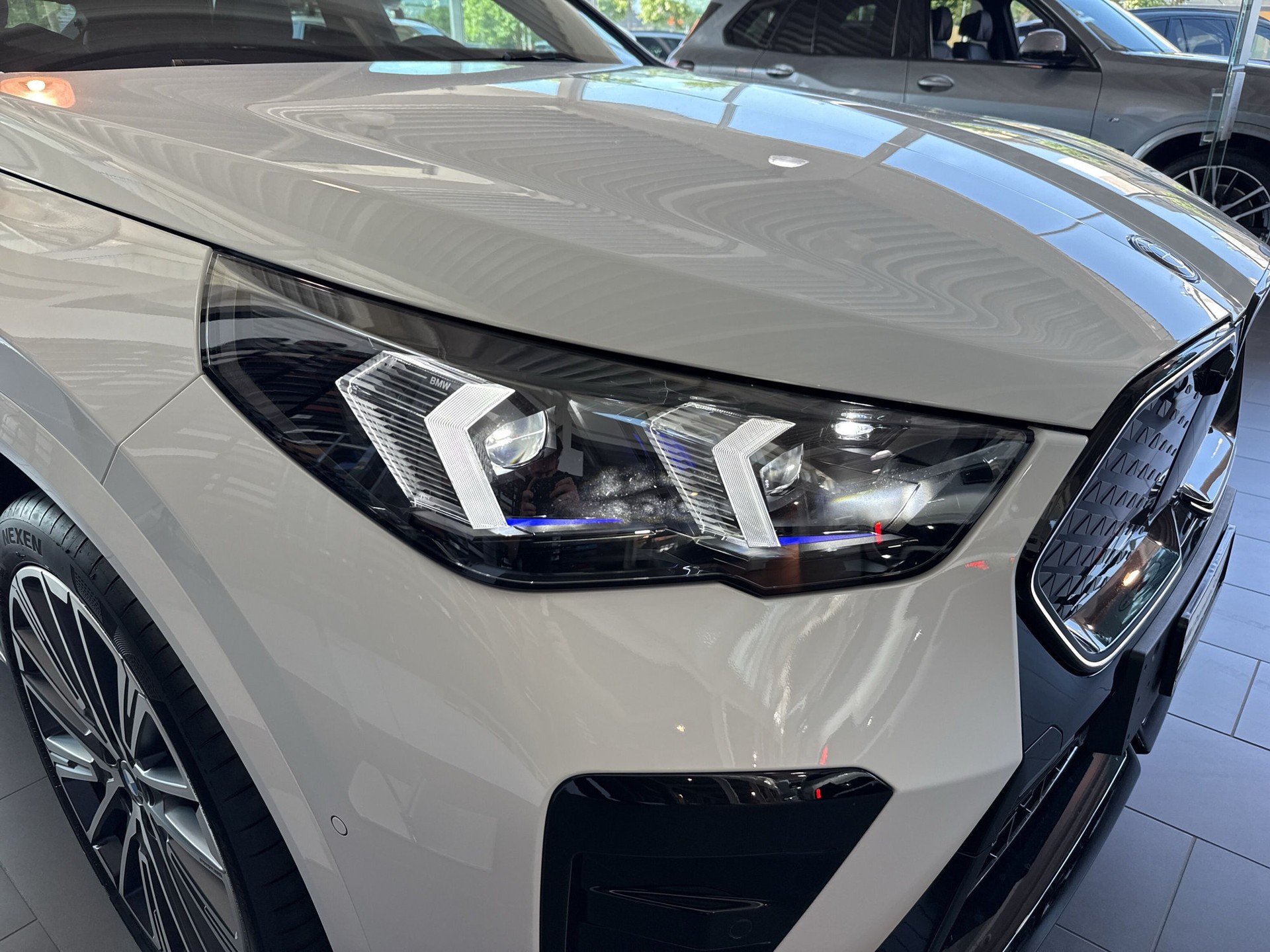 BMW iX2 xDrive 30 M Sport Pro-image-17
