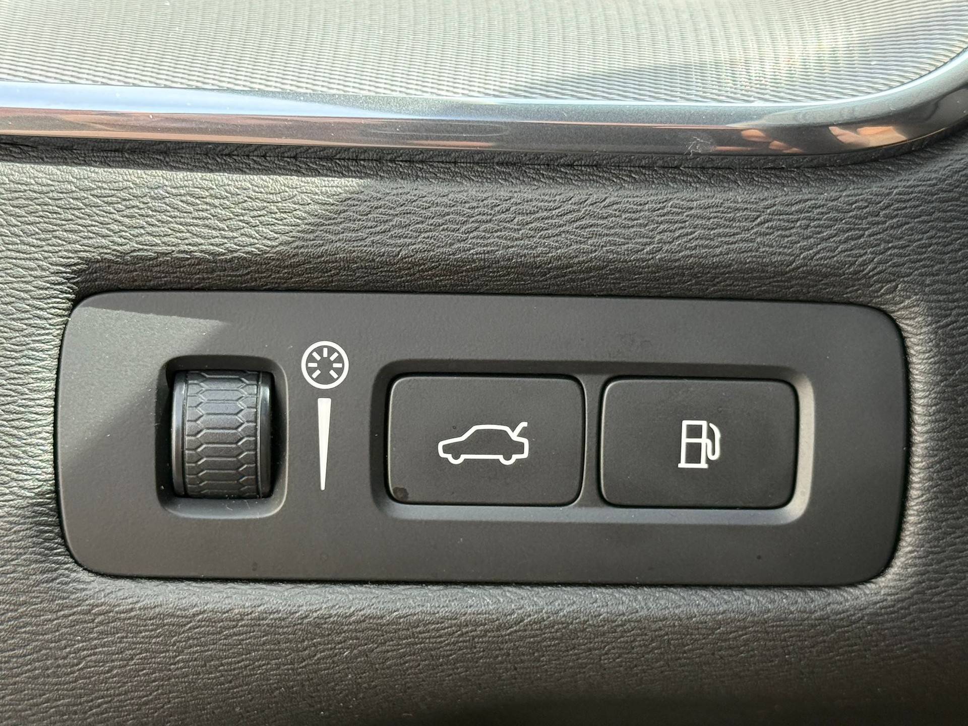 VOLVO XC60 2.0 T8 TE Inscription eAWD-image-24