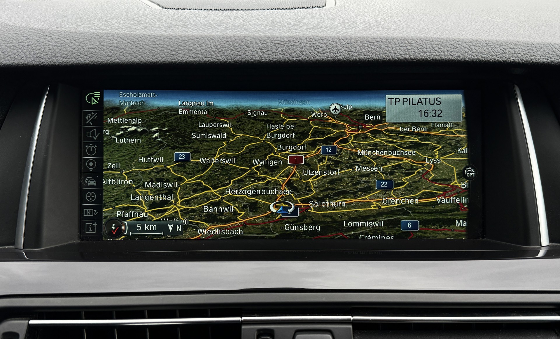 BMW 528i xDrive Steptronic-image-12