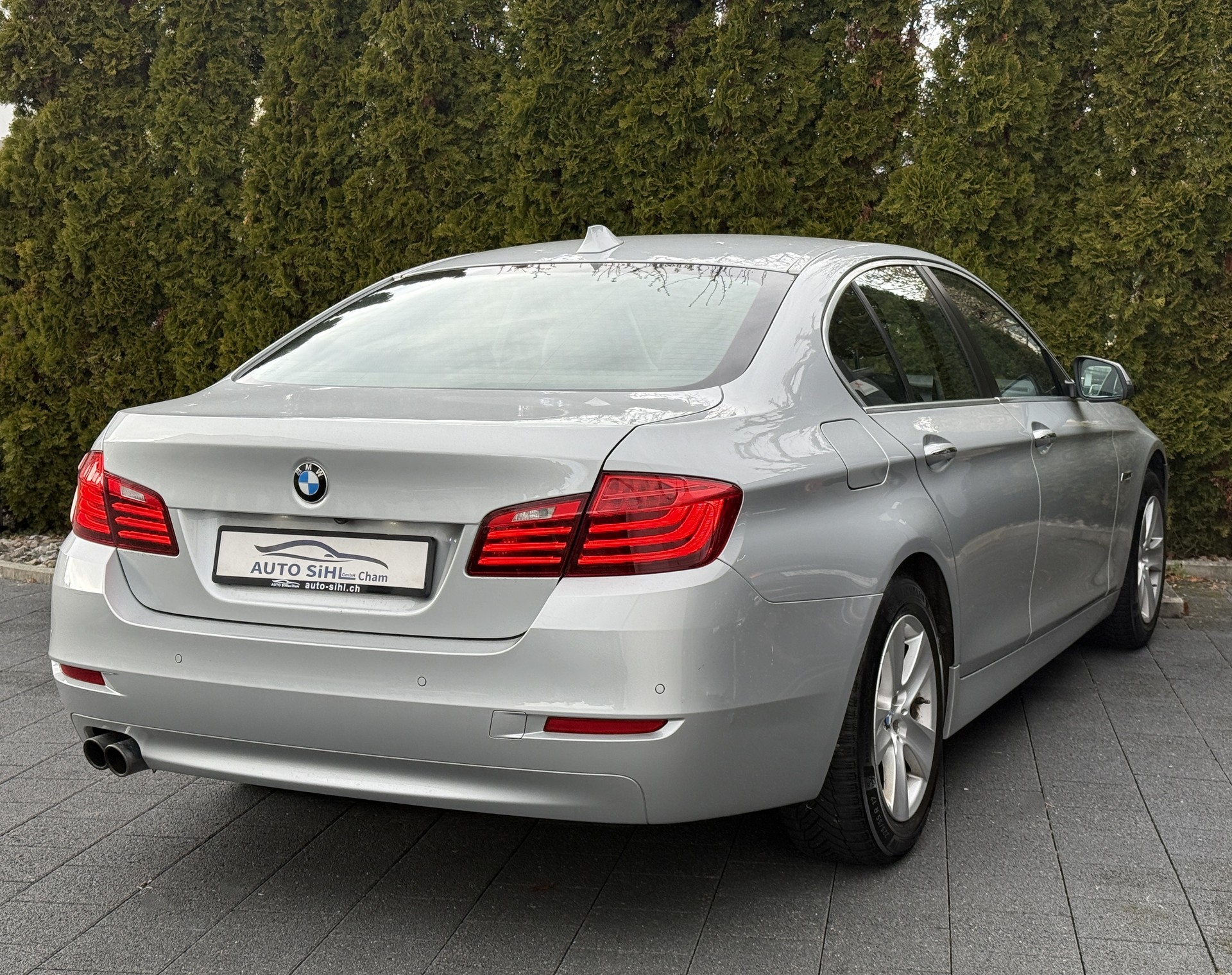 BMW 528i xDrive Steptronic-image-9
