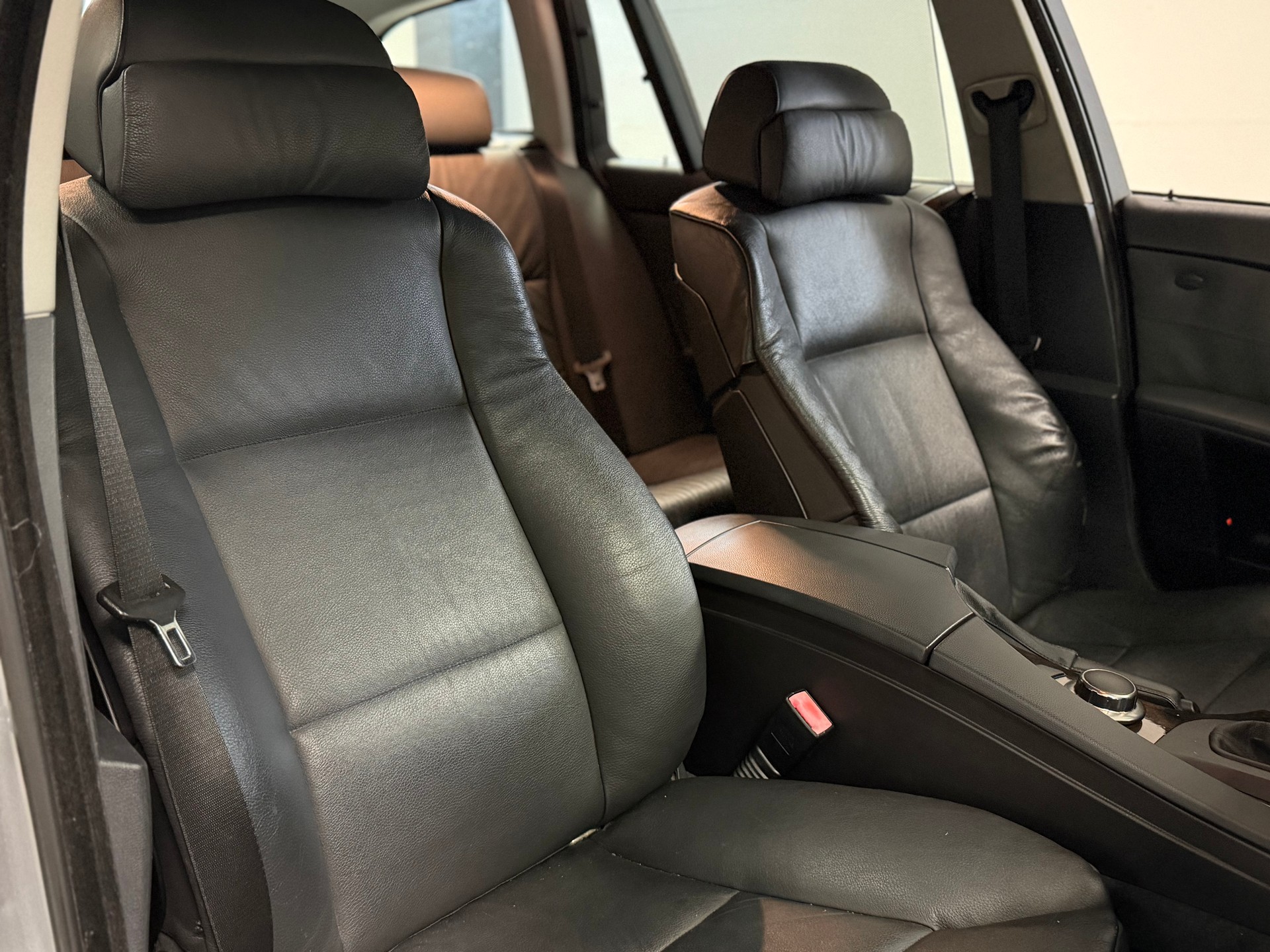 BMW 530xi Touring-image-18