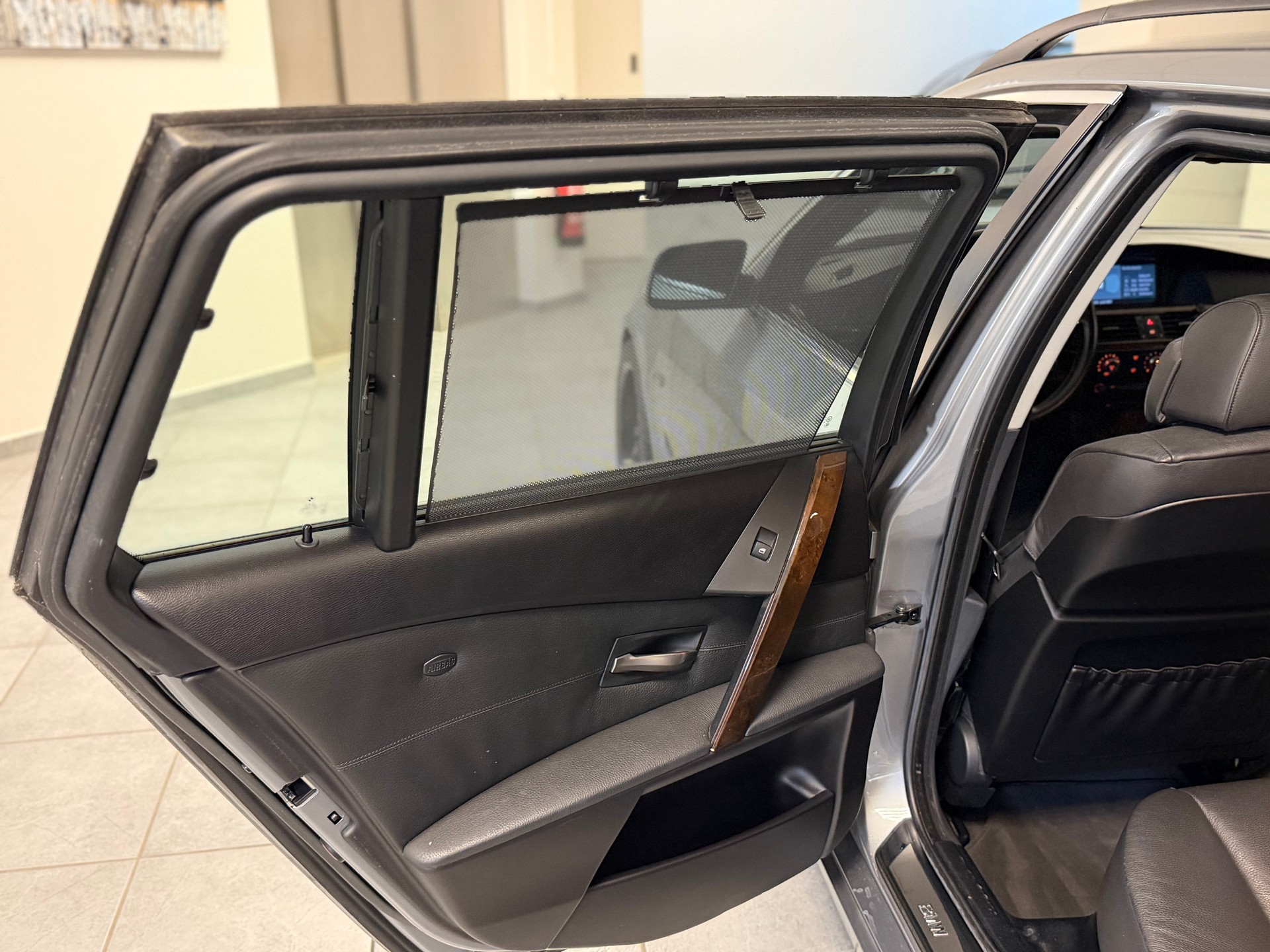 BMW 530xi Touring-image-20