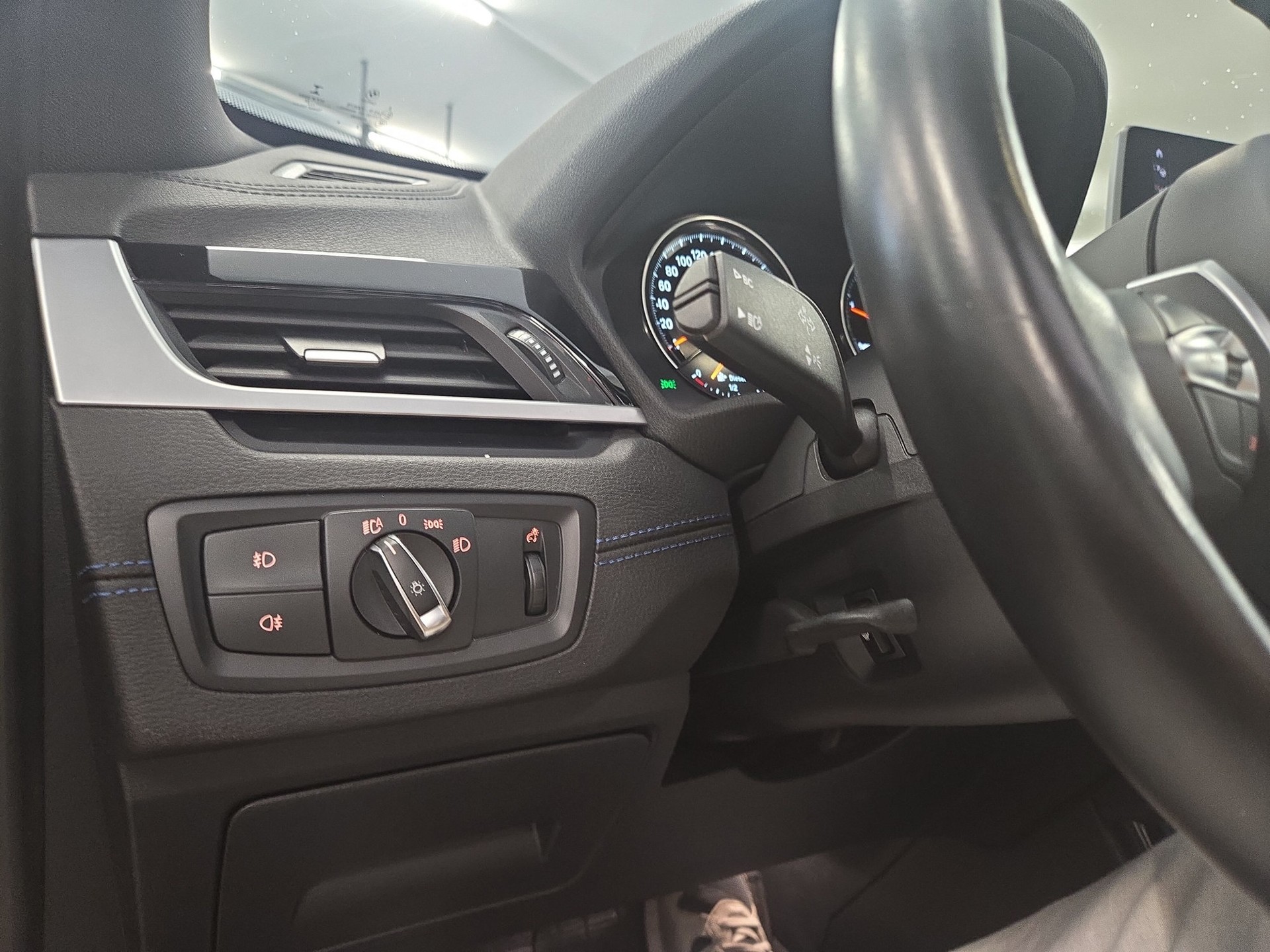 BMW X1 xDrive 20d M Sport Steptronic-image-18