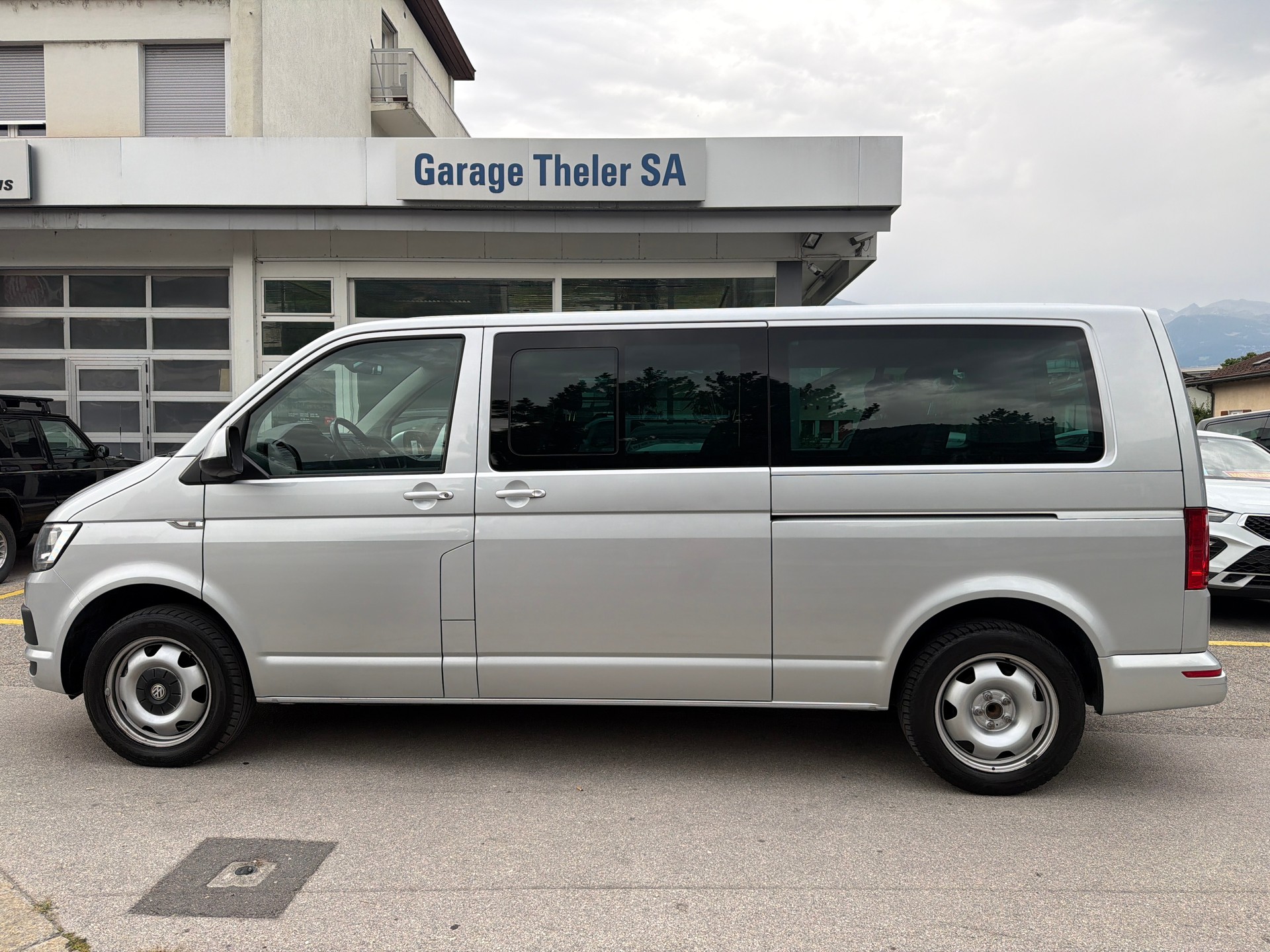 VW T6 Caravelle 2.0 B-TDI Comfortline DSG LWB-image-4