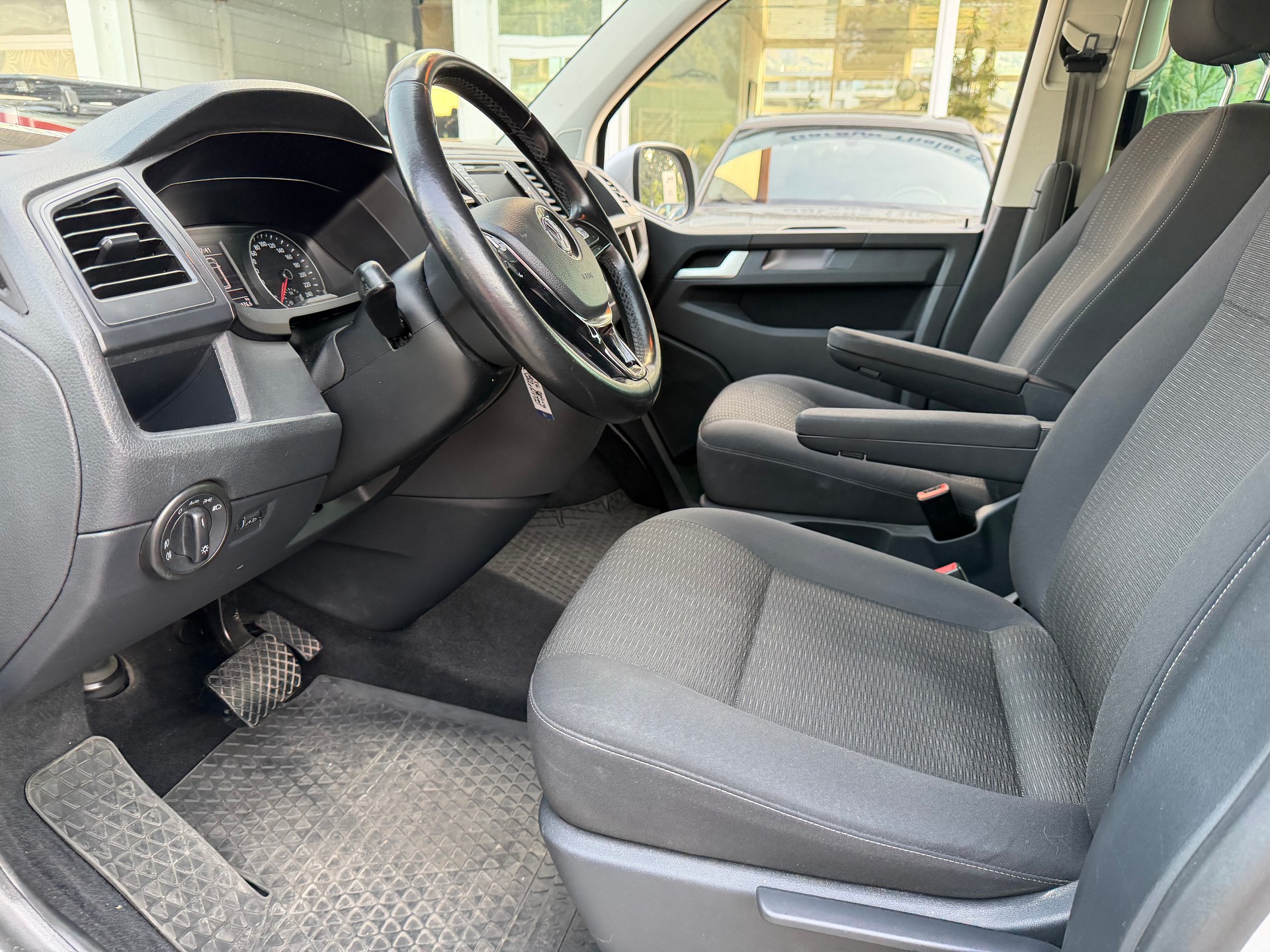 VW T6 Caravelle 2.0 B-TDI Comfortline DSG LWB-image-9