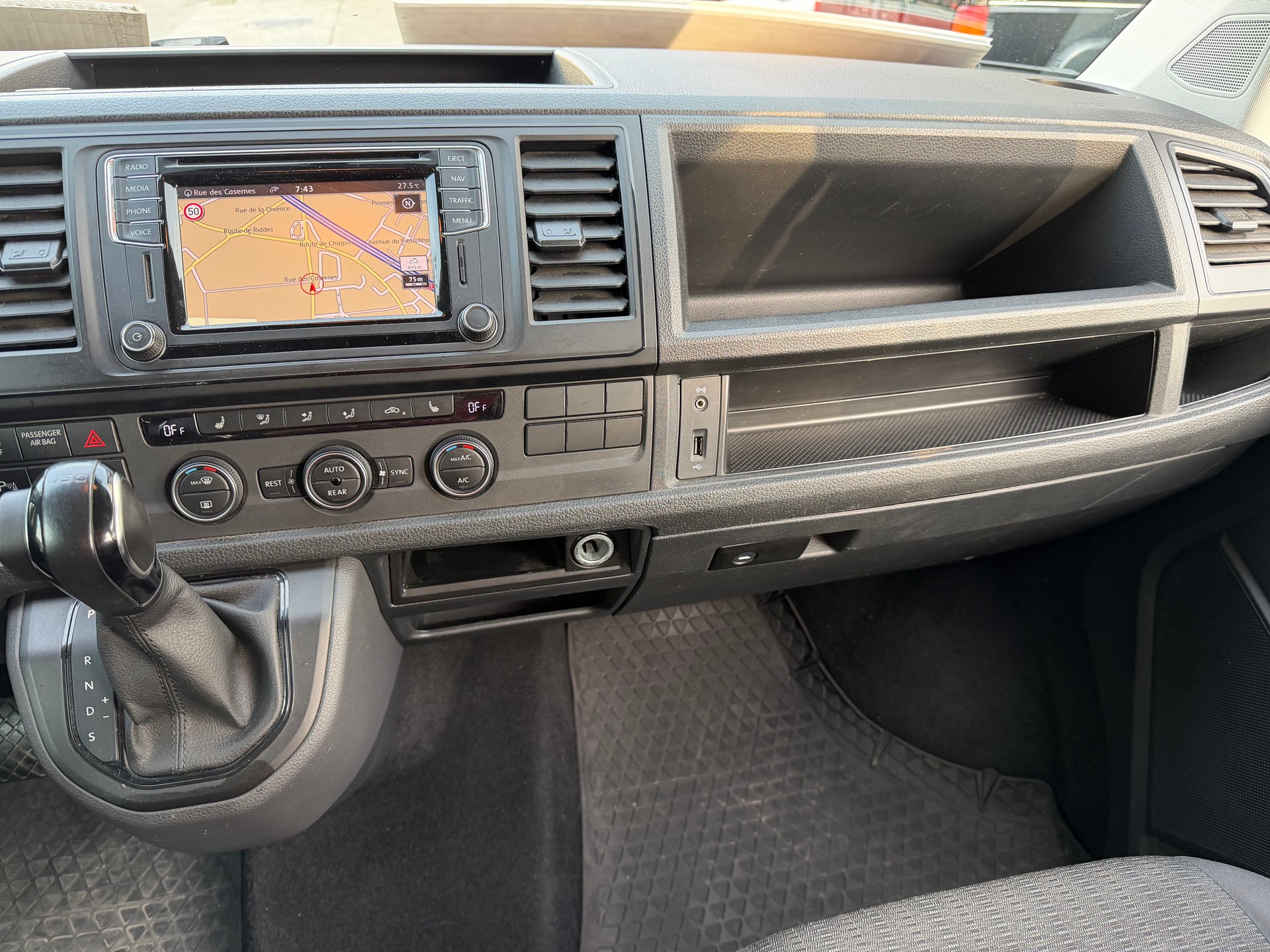 VW T6 Caravelle 2.0 B-TDI Comfortline DSG LWB-image-12