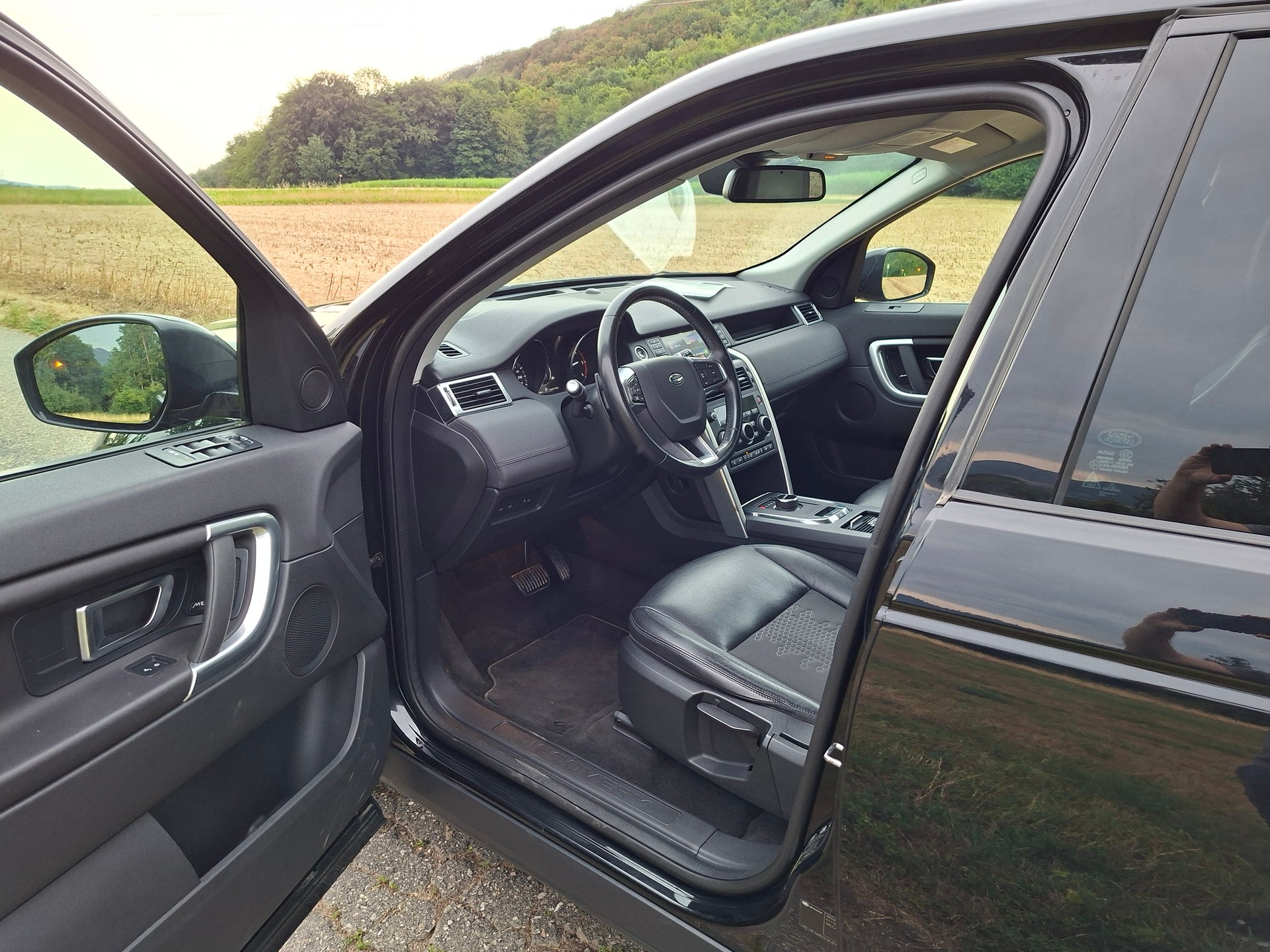 LAND ROVER Discovery Sport 2.0 SD4 SE AT9-image-8
