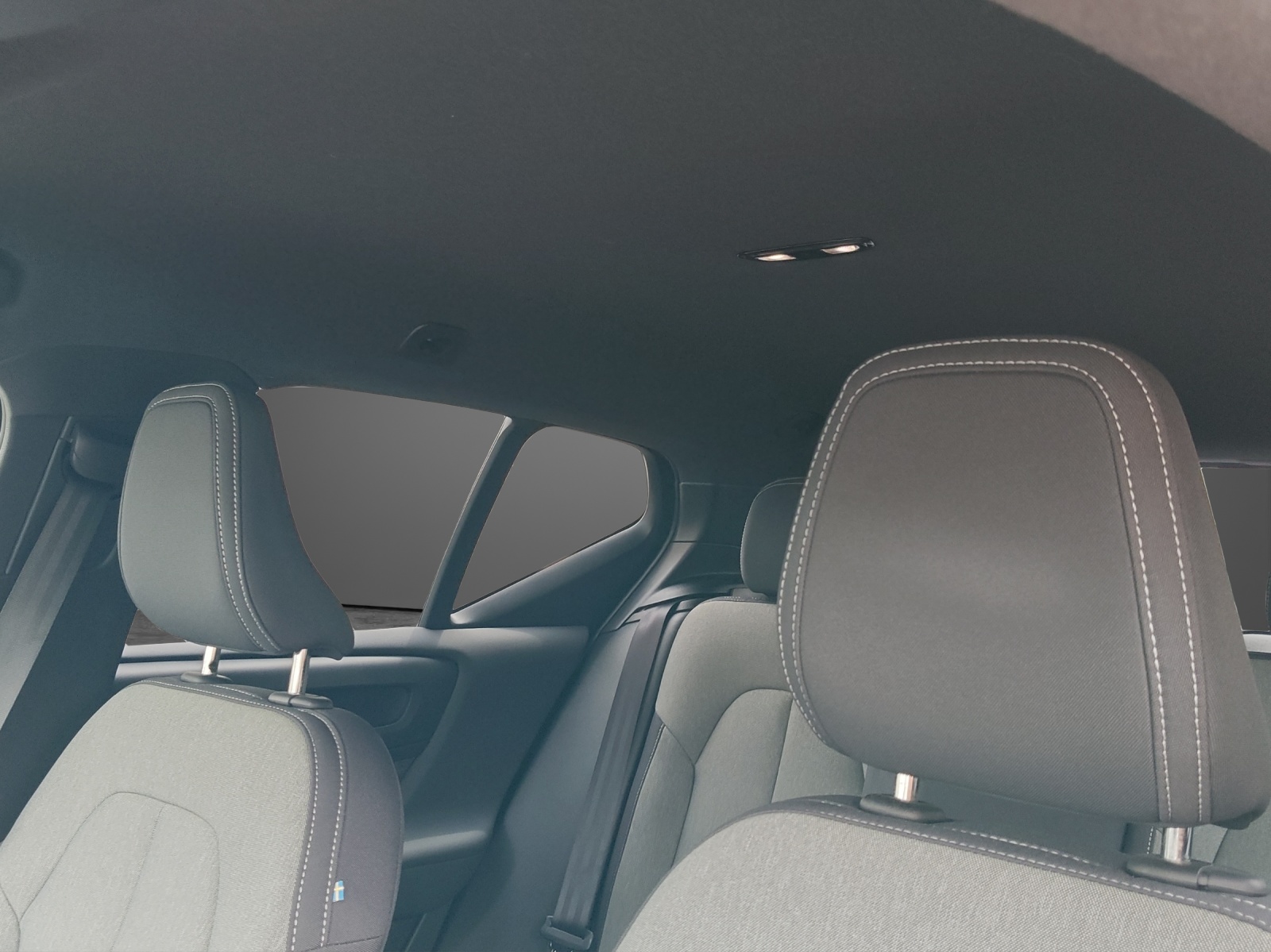 VOLVO XC40 B3 Benzin Mild Hybrid Core DCT-image-14