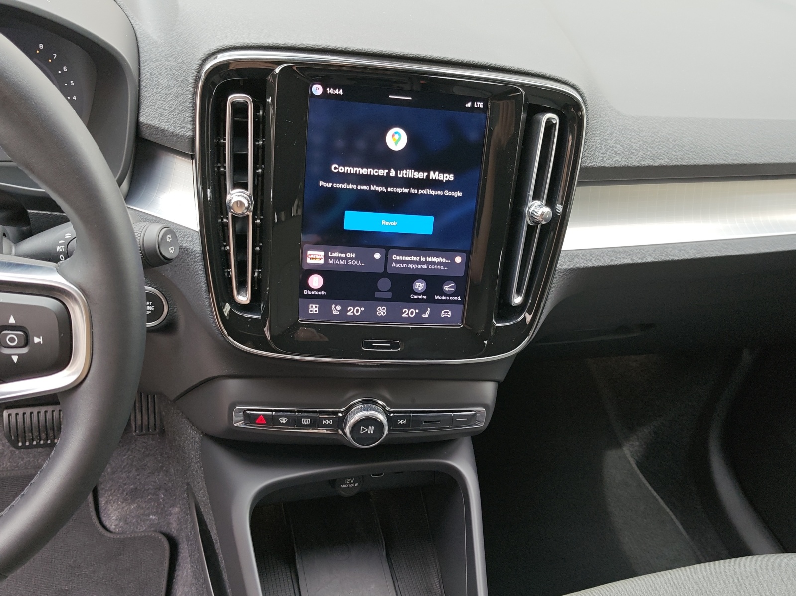 VOLVO XC40 B3 Benzin Mild Hybrid Core DCT-image-10