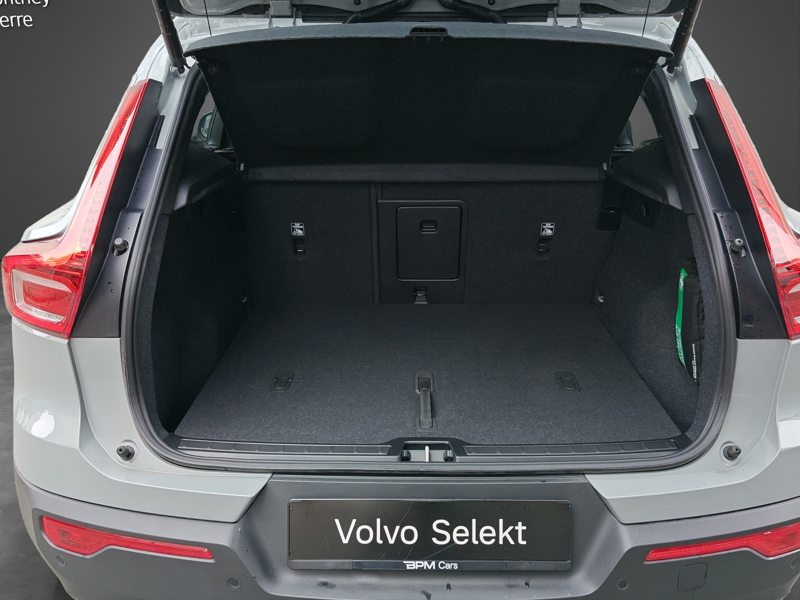 VOLVO XC40 B3 Benzin Mild Hybrid Core DCT-image-13