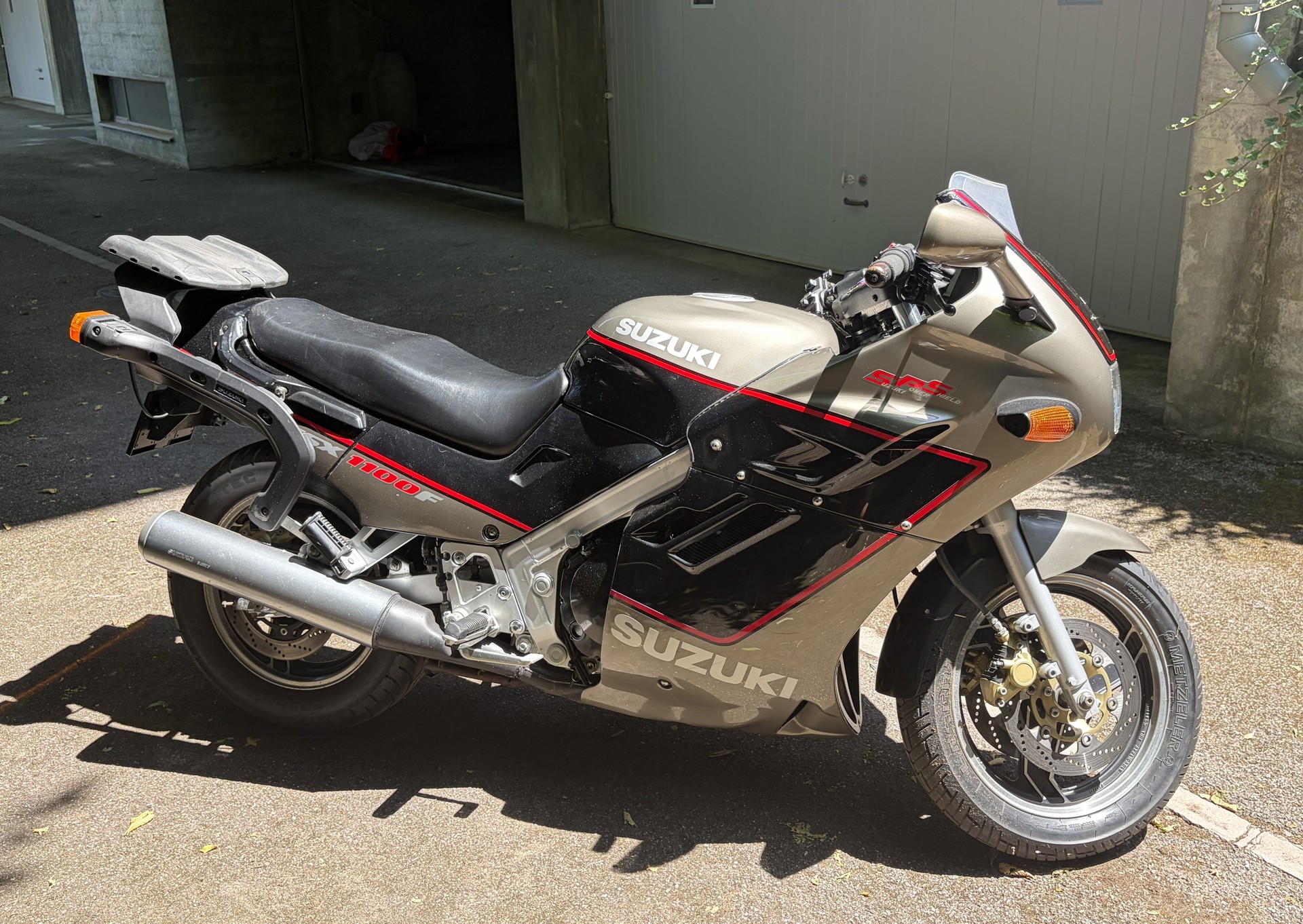 SUZUKI GSX 1100 F M/N-image-0