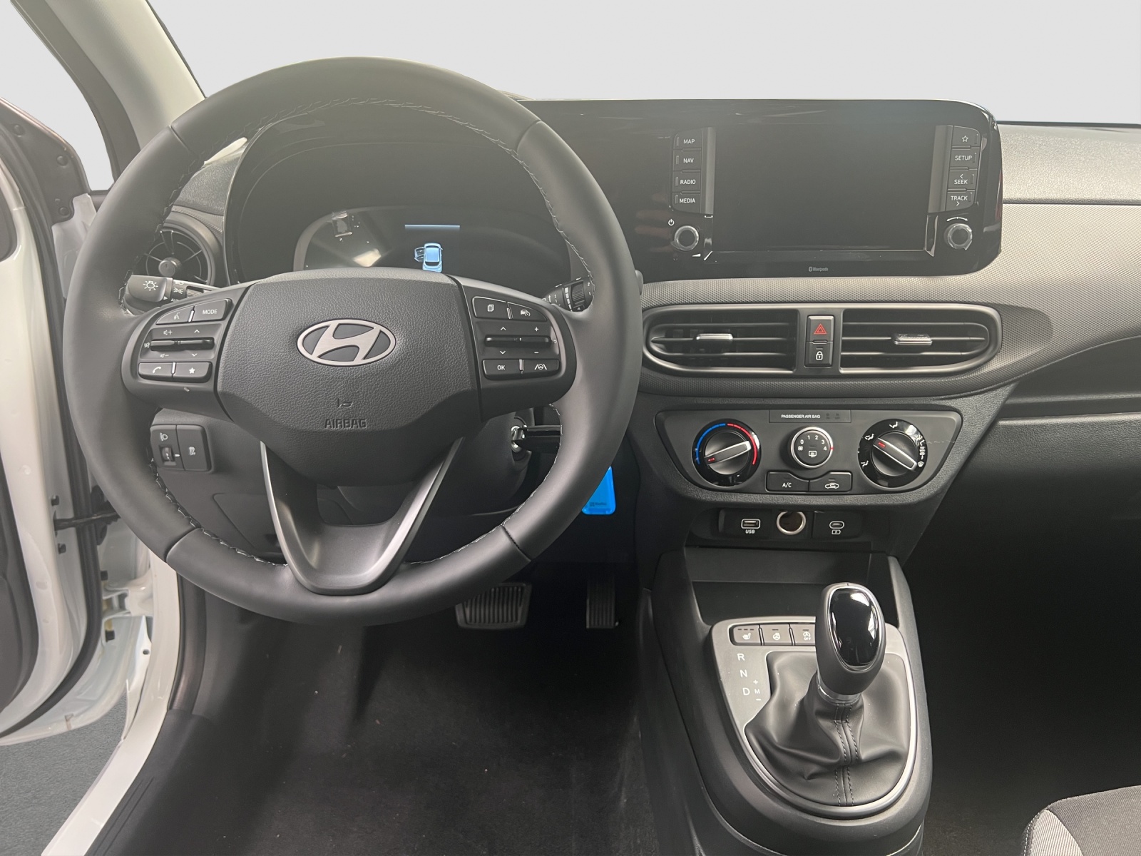 HYUNDAI i10 1.2 Amplia Aut.-image-10