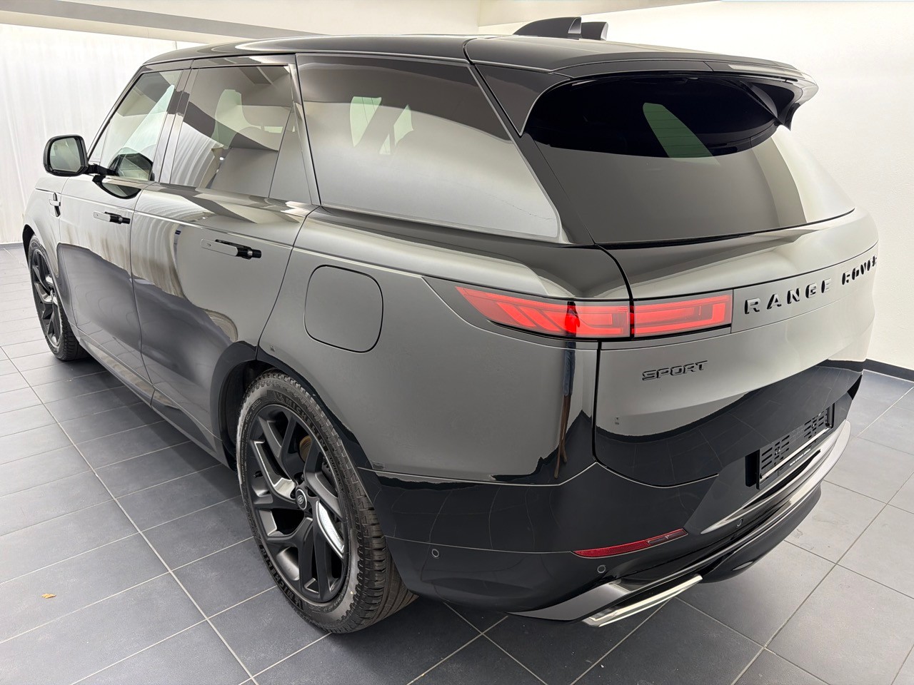 LAND ROVER RR Sport P460e Dyn. SE-showroom-element-1