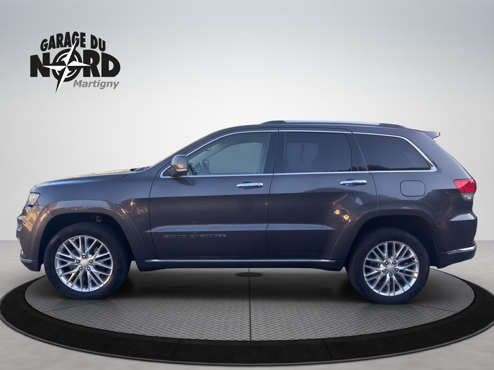 JEEP Grand Cherokee 3.0 CRD Summit Automatic-showroom-element-2