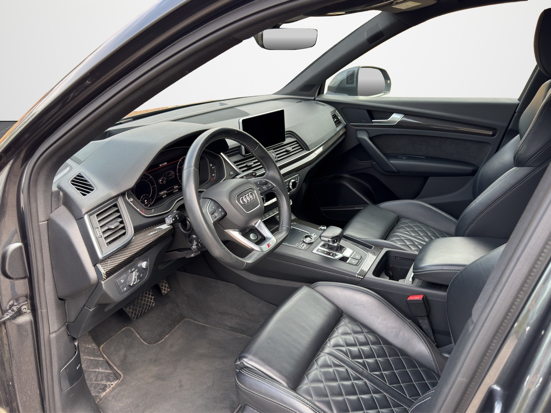 AUDI Q5 55 TFSI e sport quattro-image-9
