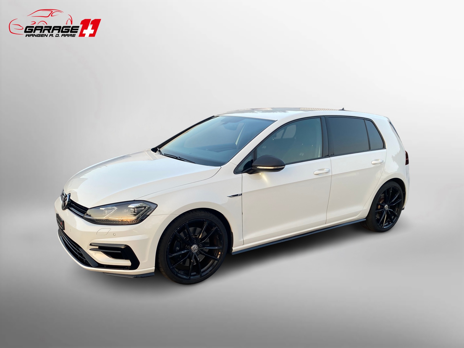 VW Golf 2.0 TSI R 4Motion-showroom-element-1