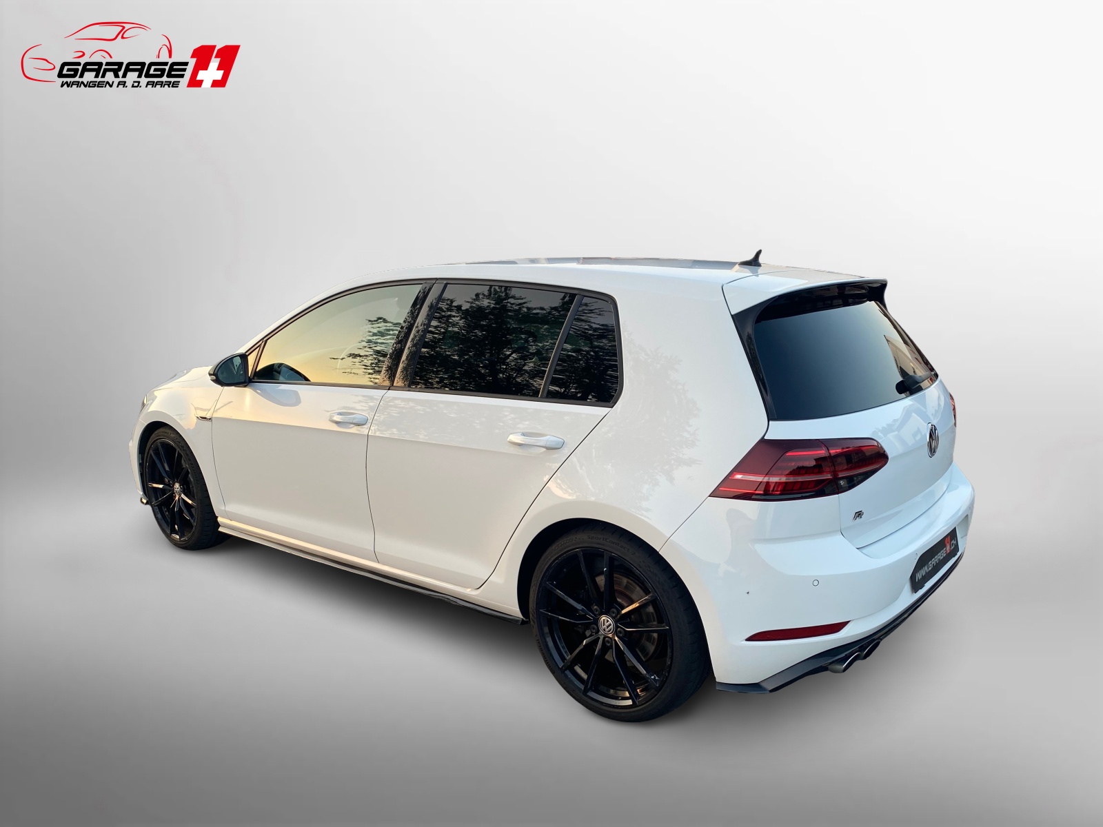 VW Golf 2.0 TSI R 4Motion-showroom-element-3
