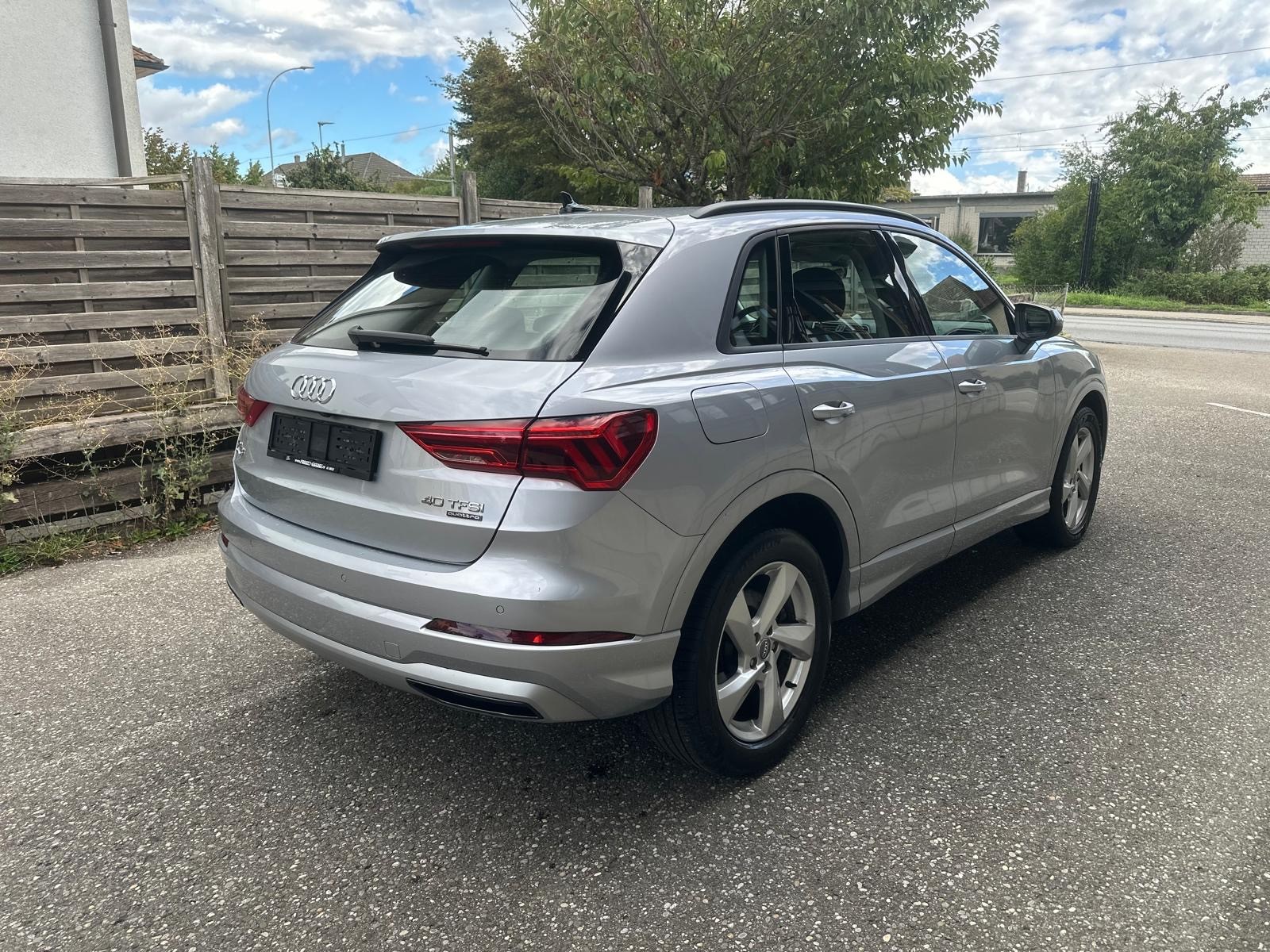 AUDI Q3 40 TFSI advanced quattro S-tronic-showroom-element-2