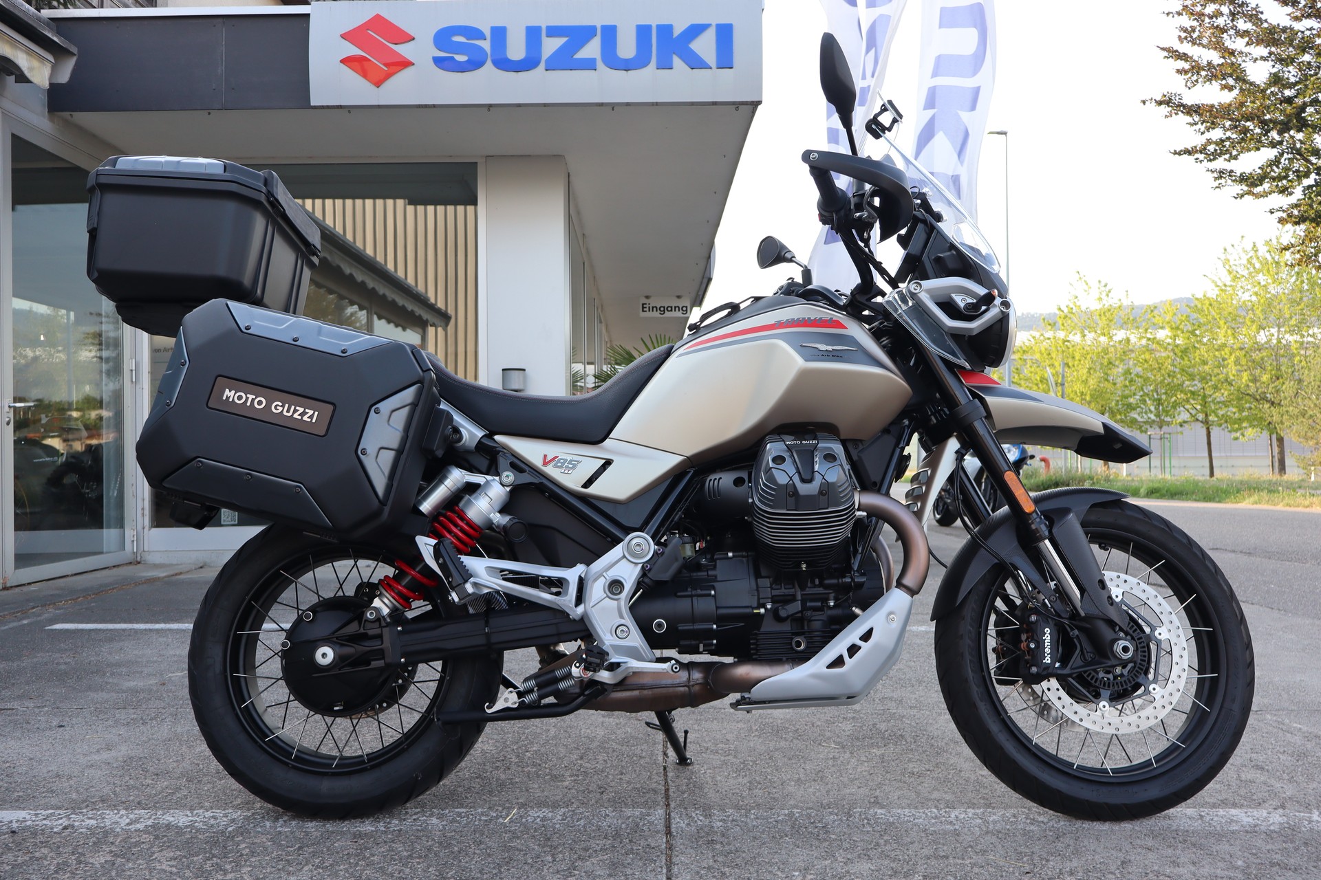 MOTO GUZZI V85 TT Travel E5+-image-0