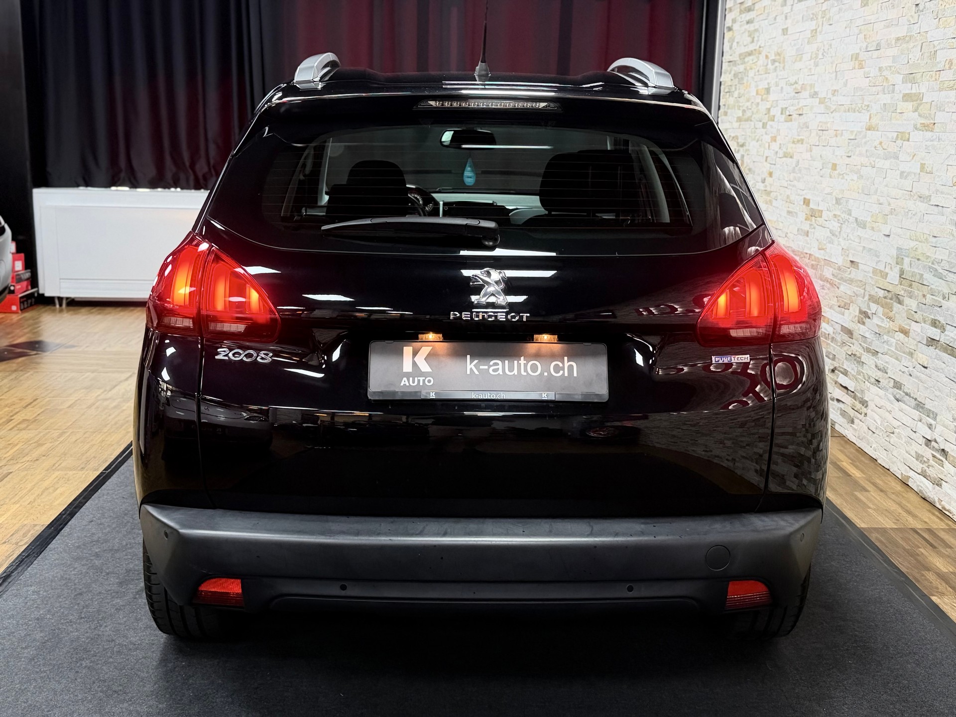 PEUGEOT 2008 1.2 PureTech Active-showroom-element-3