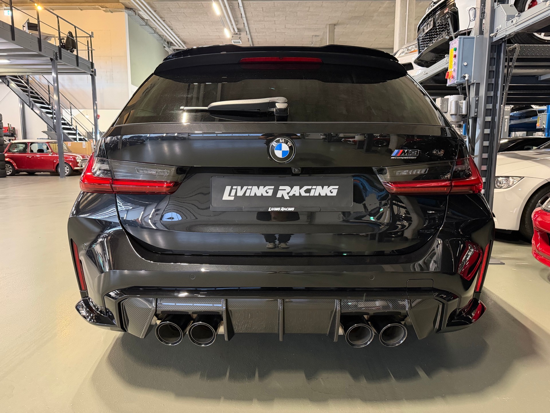 BMW M3 Touring xDrive Competition M *LCI*-showroom-element-3