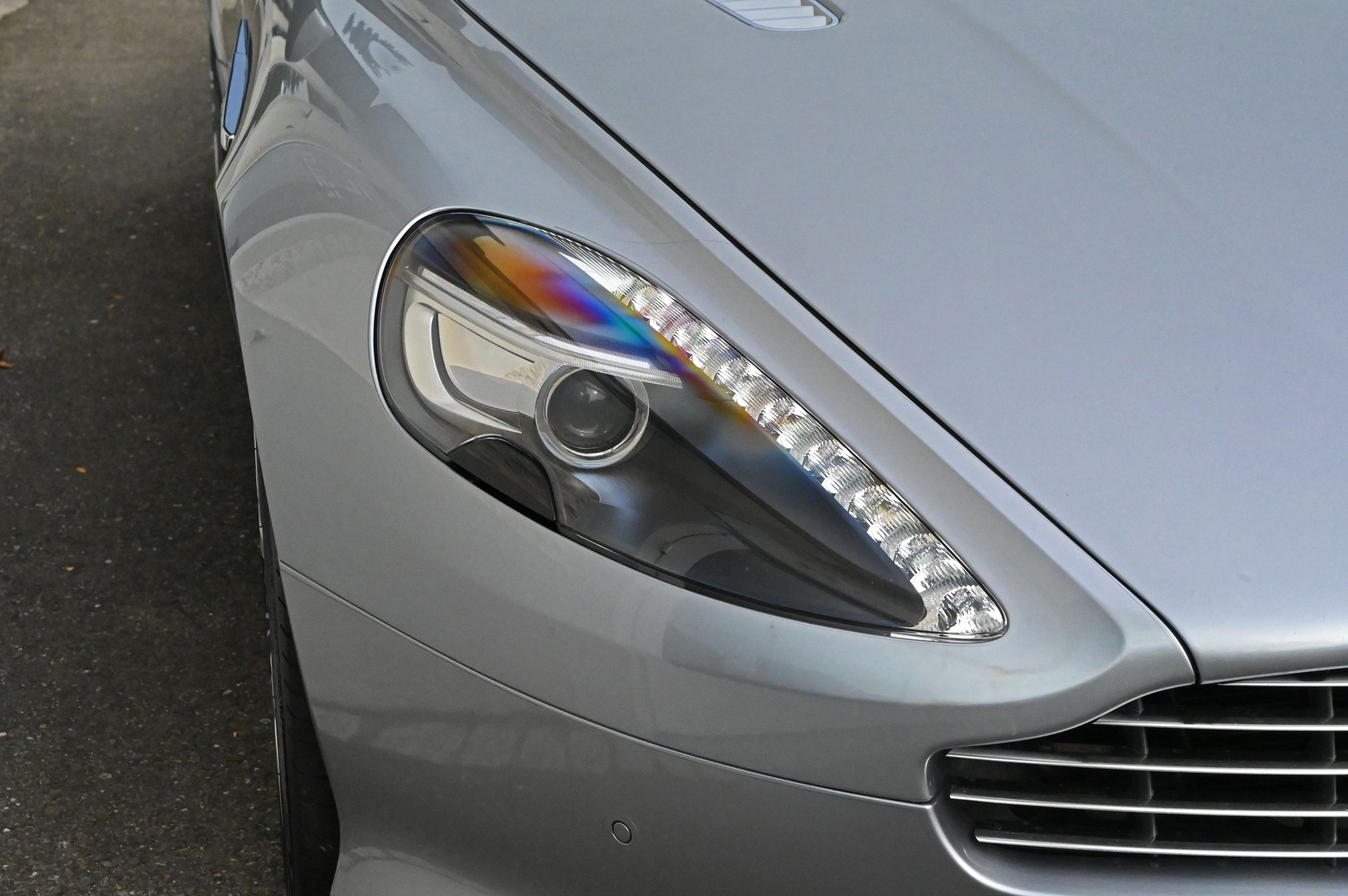 ASTON MARTIN DB9 Volante Touchtronic 2-showroom-element-3
