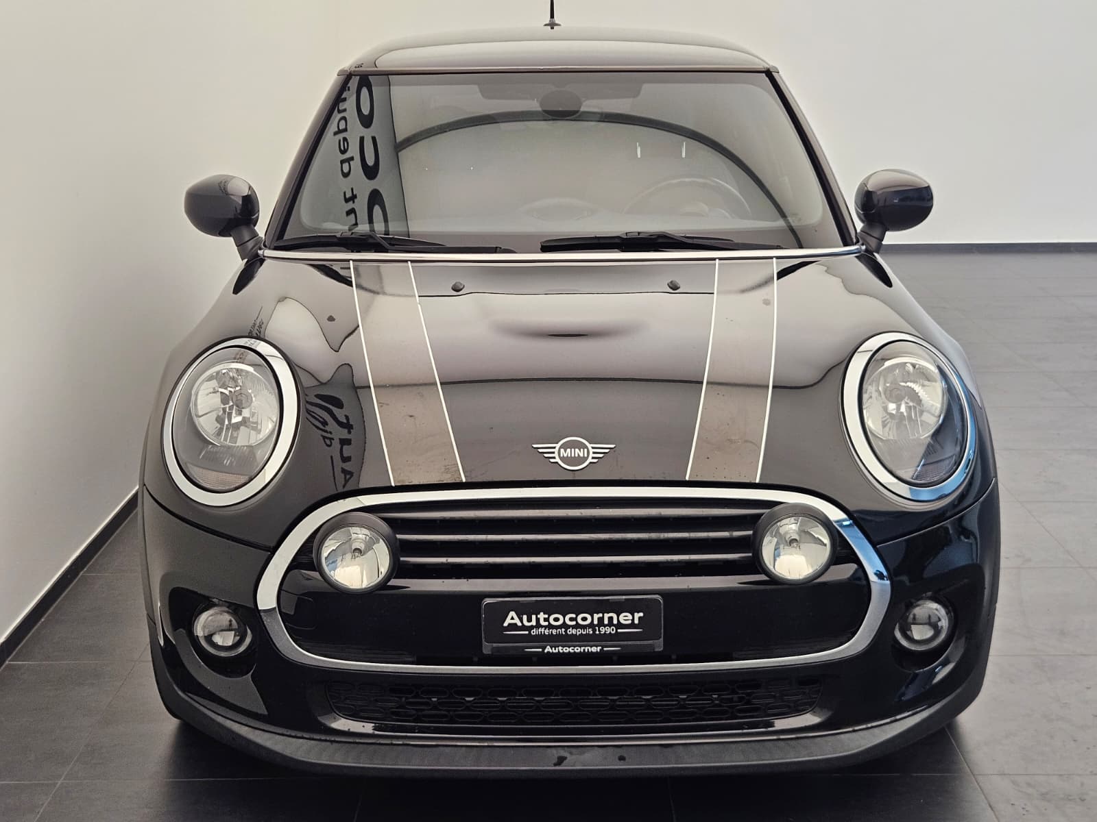 MINI Cooper Blackyard-showroom-element-3