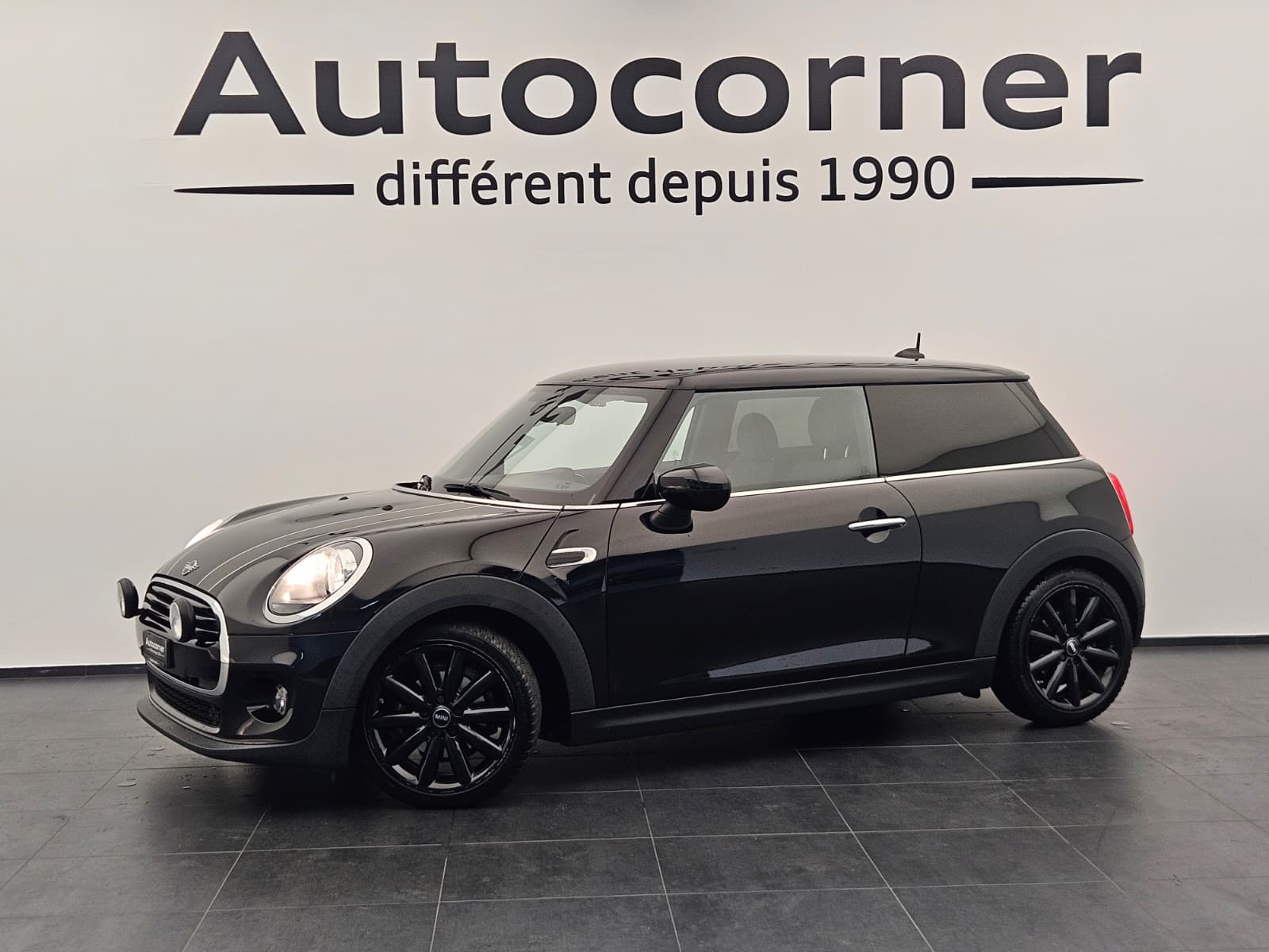 MINI Cooper Blackyard