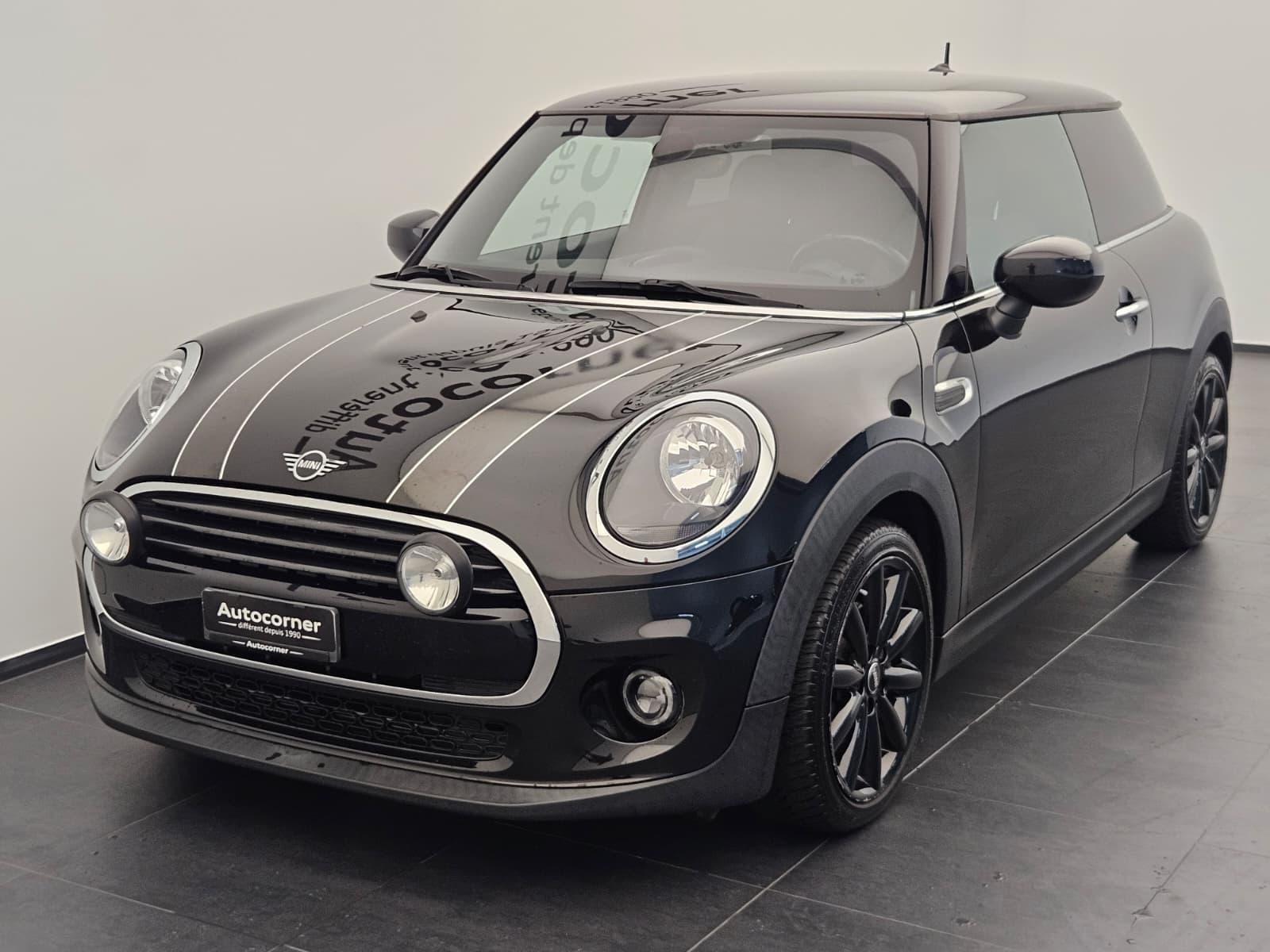 MINI Cooper Blackyard-showroom-element-2