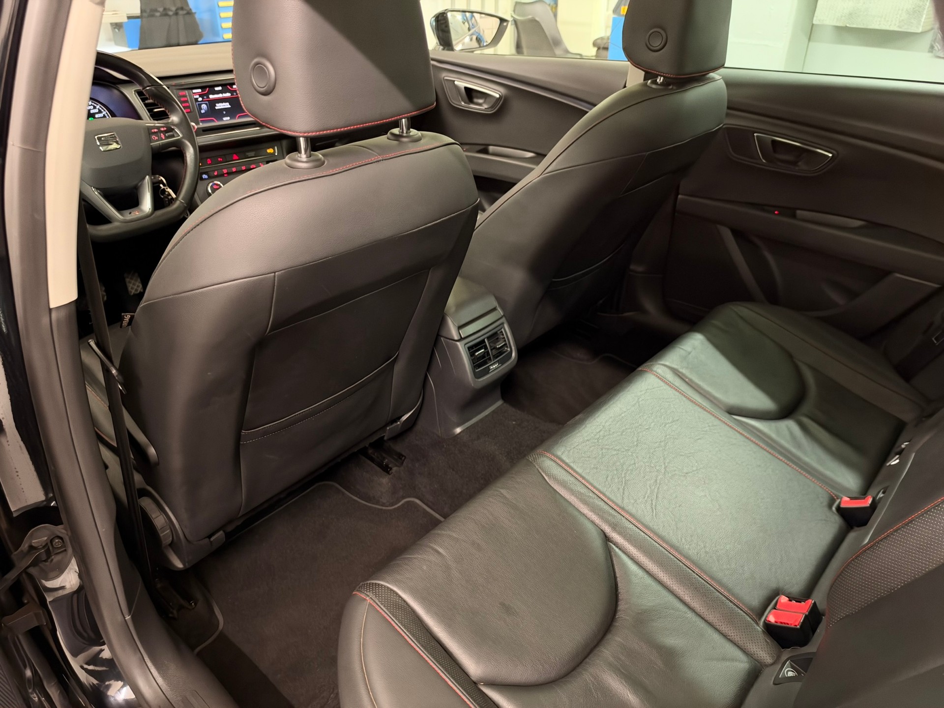 SEAT Leon ST 2.0 TDI FR DSG-image-19