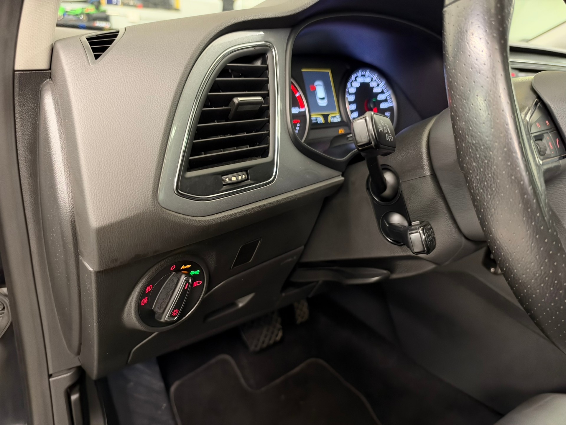 SEAT Leon ST 2.0 TDI FR DSG-image-9