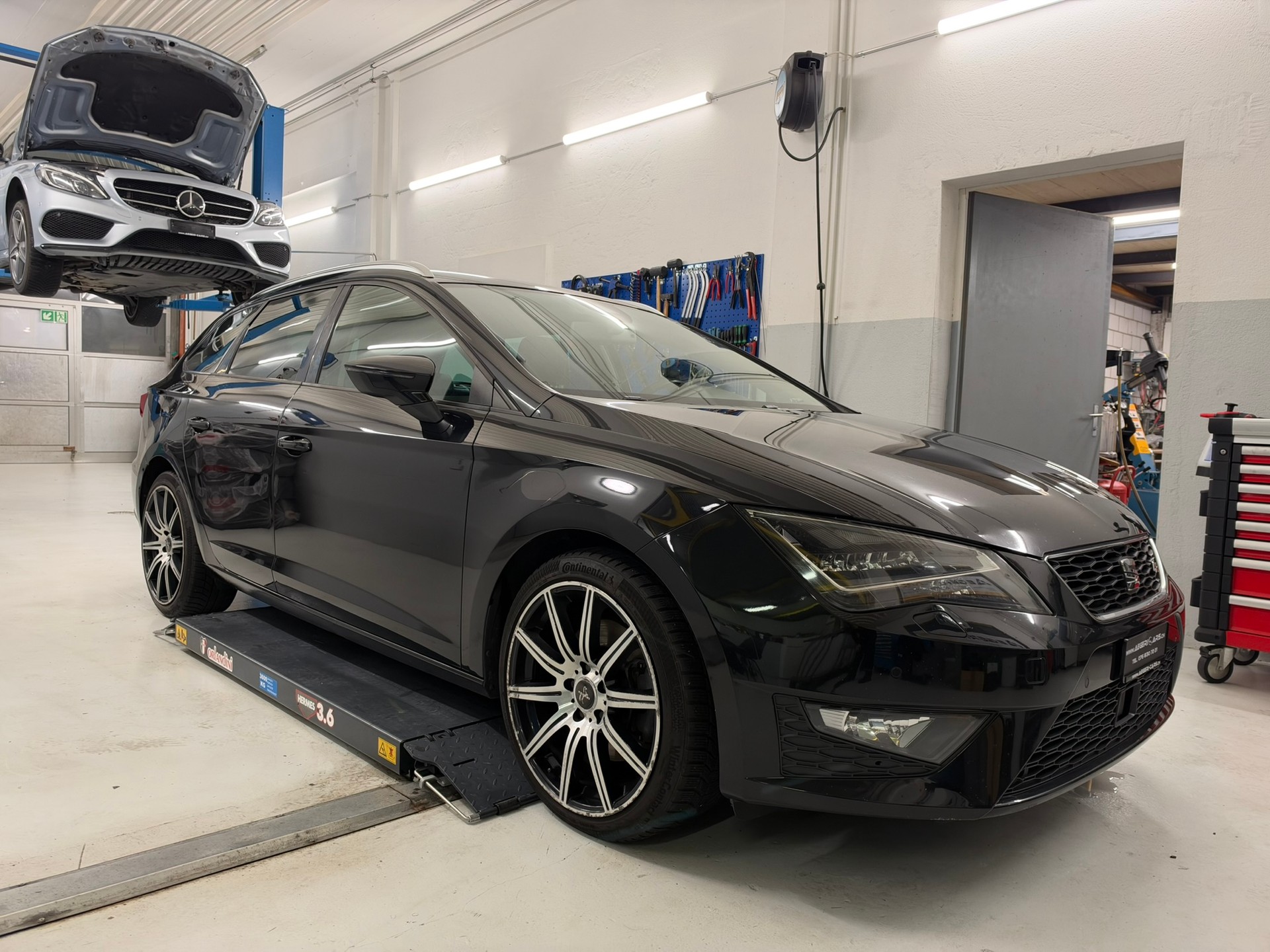 SEAT Leon ST 2.0 TDI FR DSG-showroom-element-2